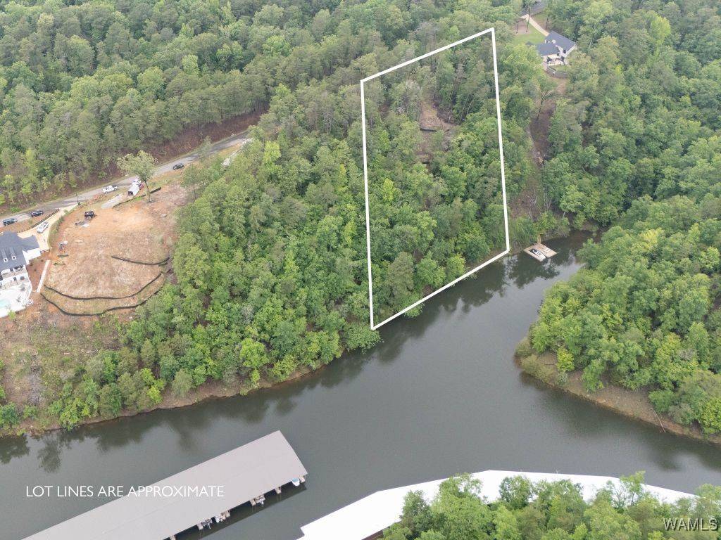 Tuscaloosa, AL 35406,8201 Peninsula DR
