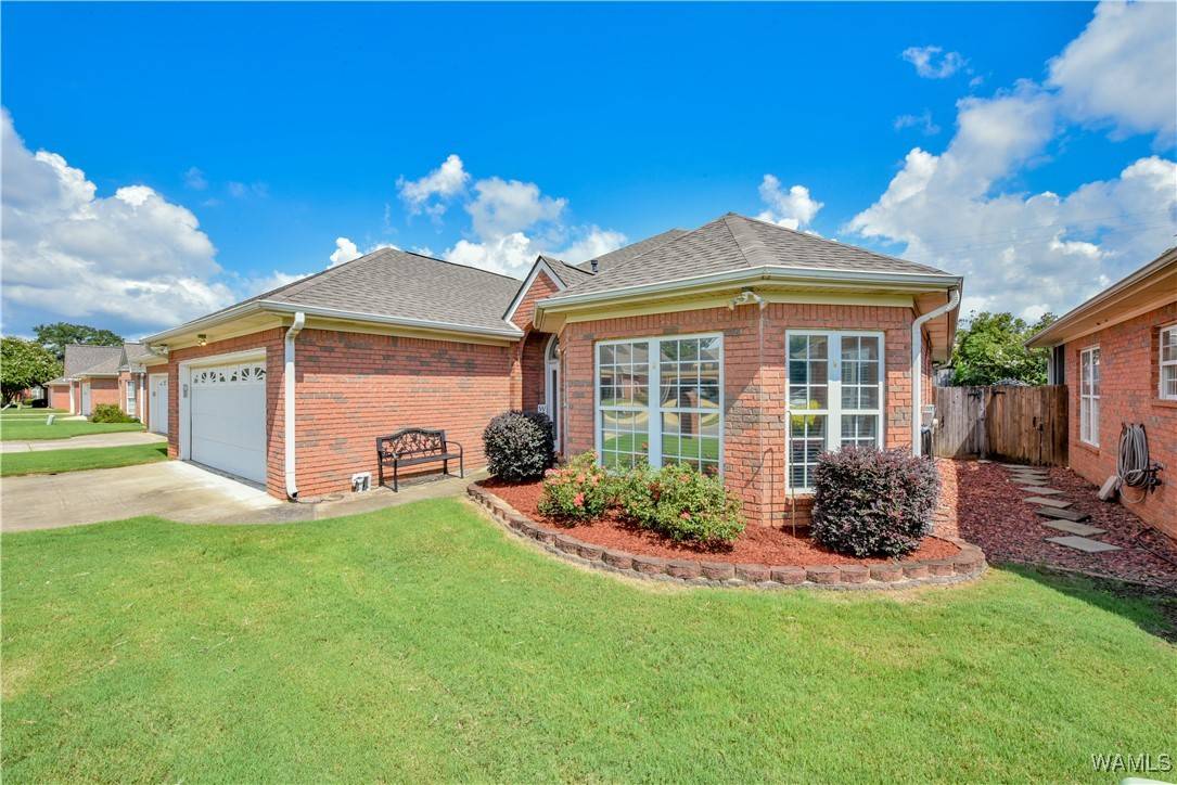 Tuscaloosa, AL 35405,1094 Periwinkle DR
