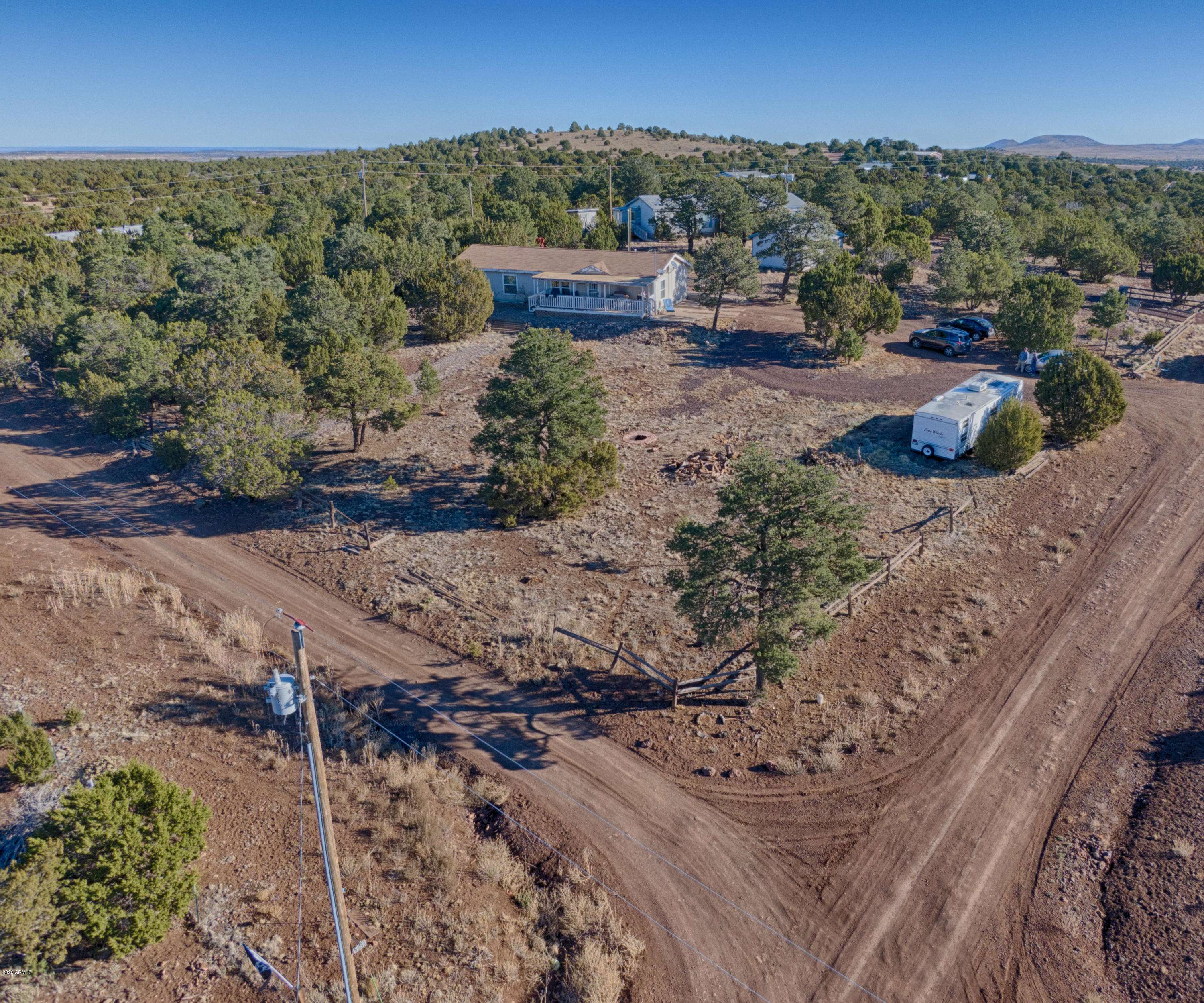 Vernon, AZ 85940,29 COUNTY ROAD N3133 --