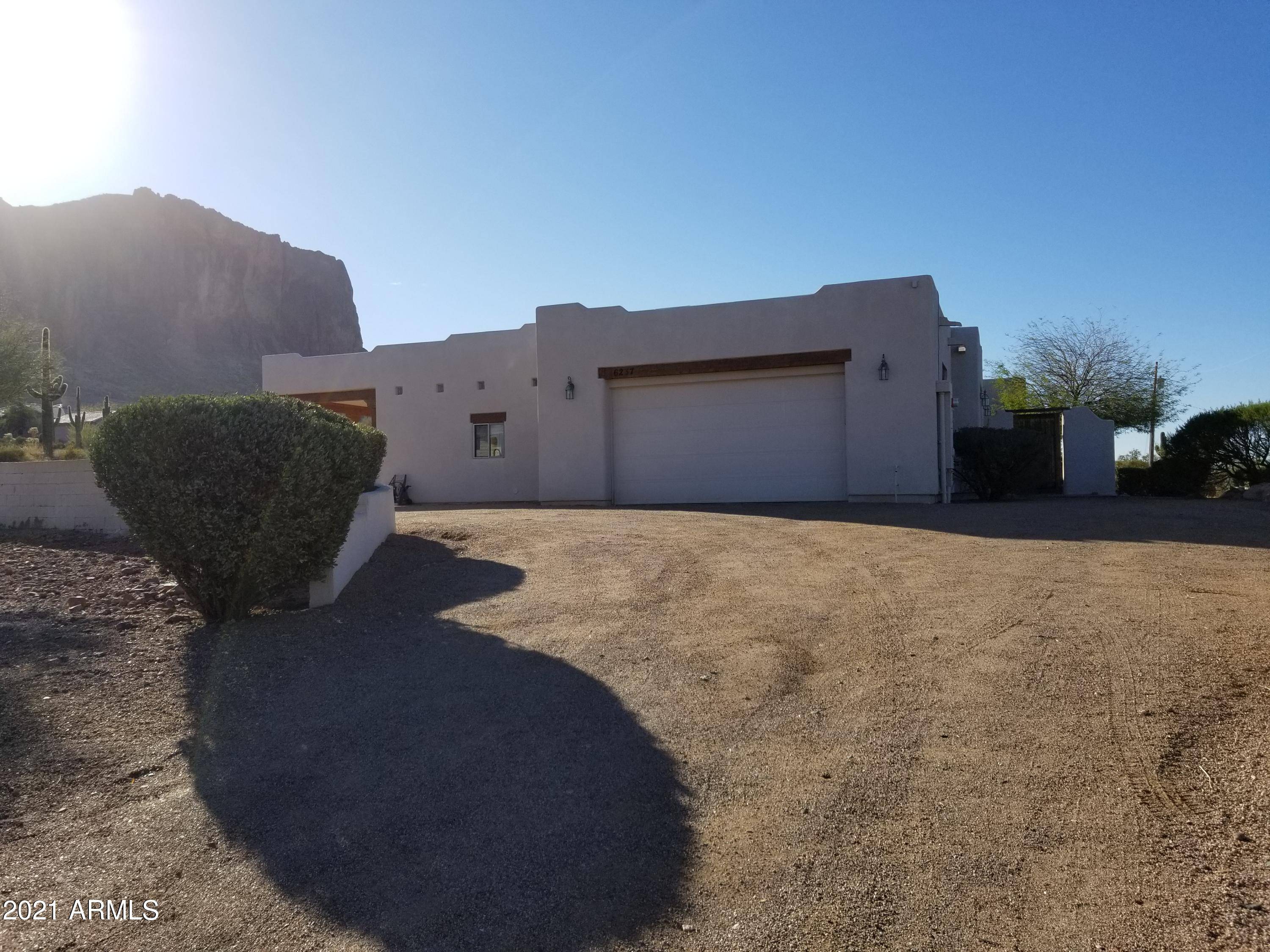 Apache Junction, AZ 85119,6237 E MINING CAMP Street