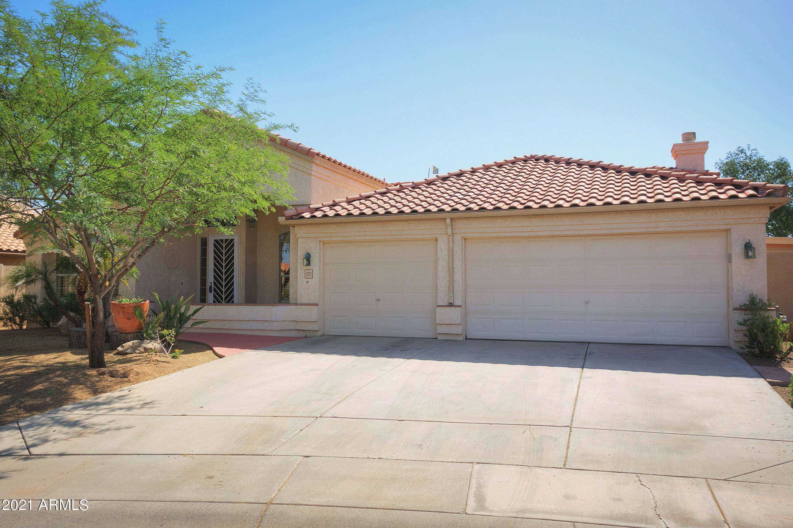 Chandler, AZ 85286,1227 S Longmore Court