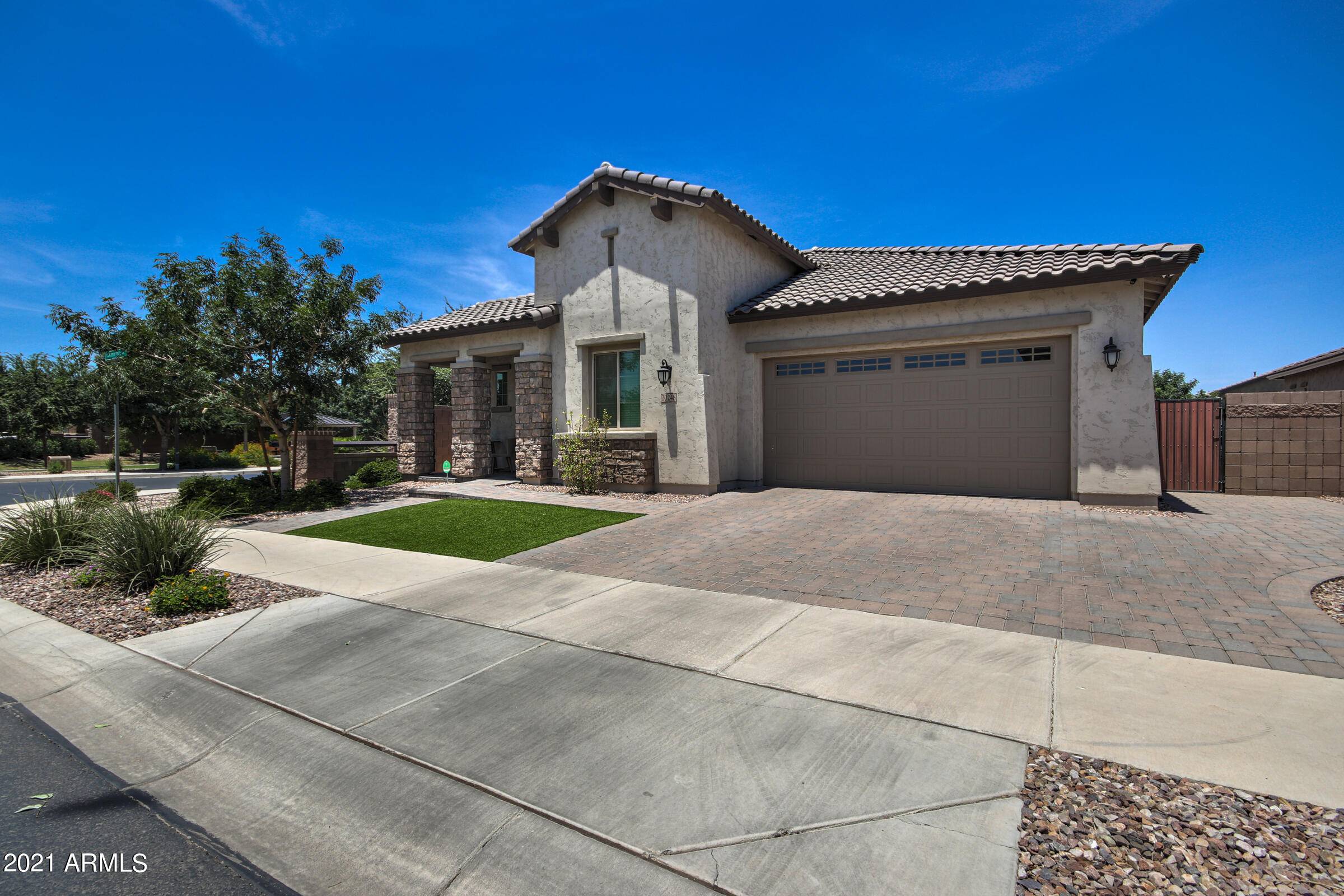 Queen Creek, AZ 85142,20248 E HUMMINGBIRD Drive