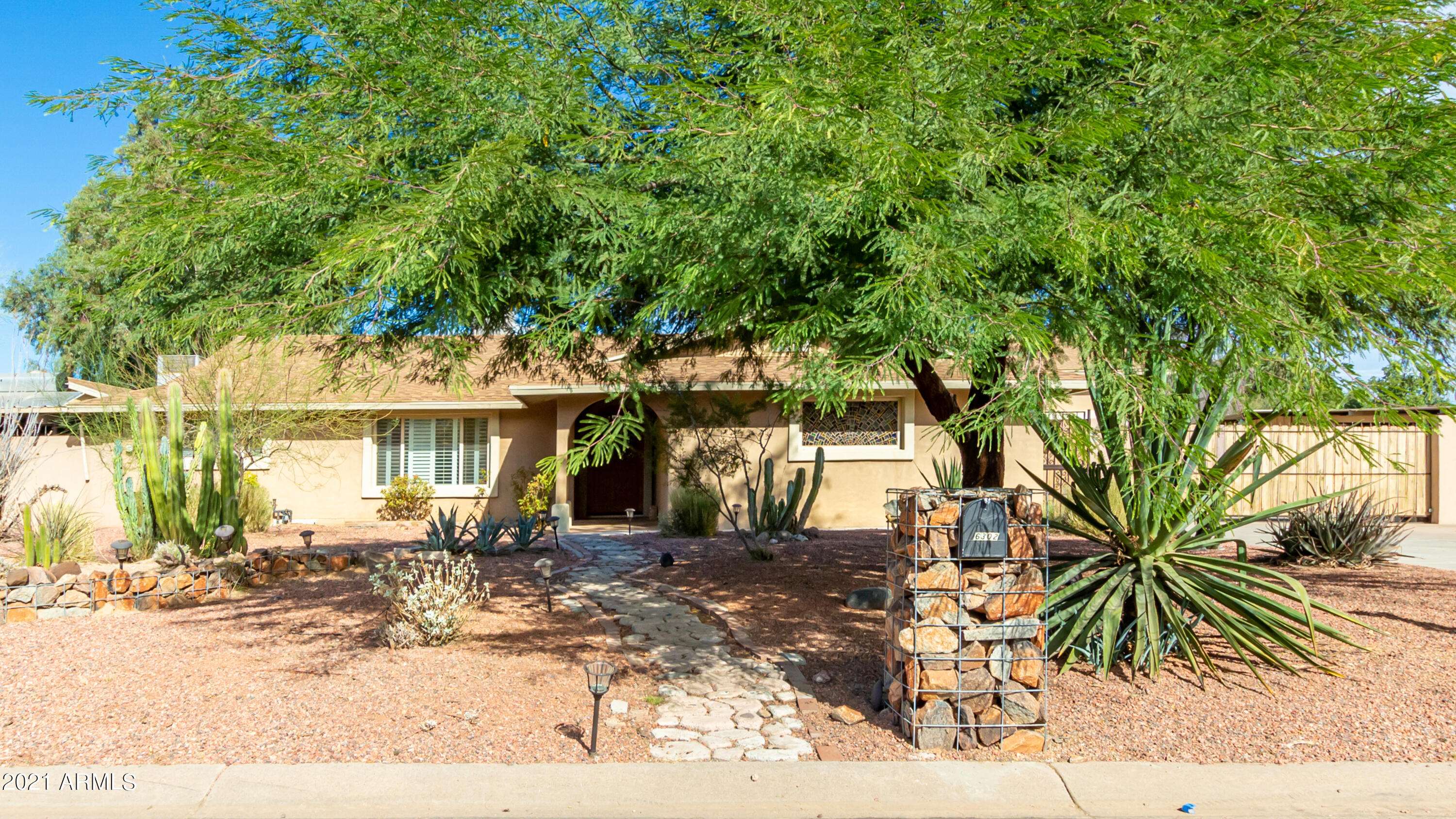 Paradise Valley, AZ 85253,6302 E COCHISE Road