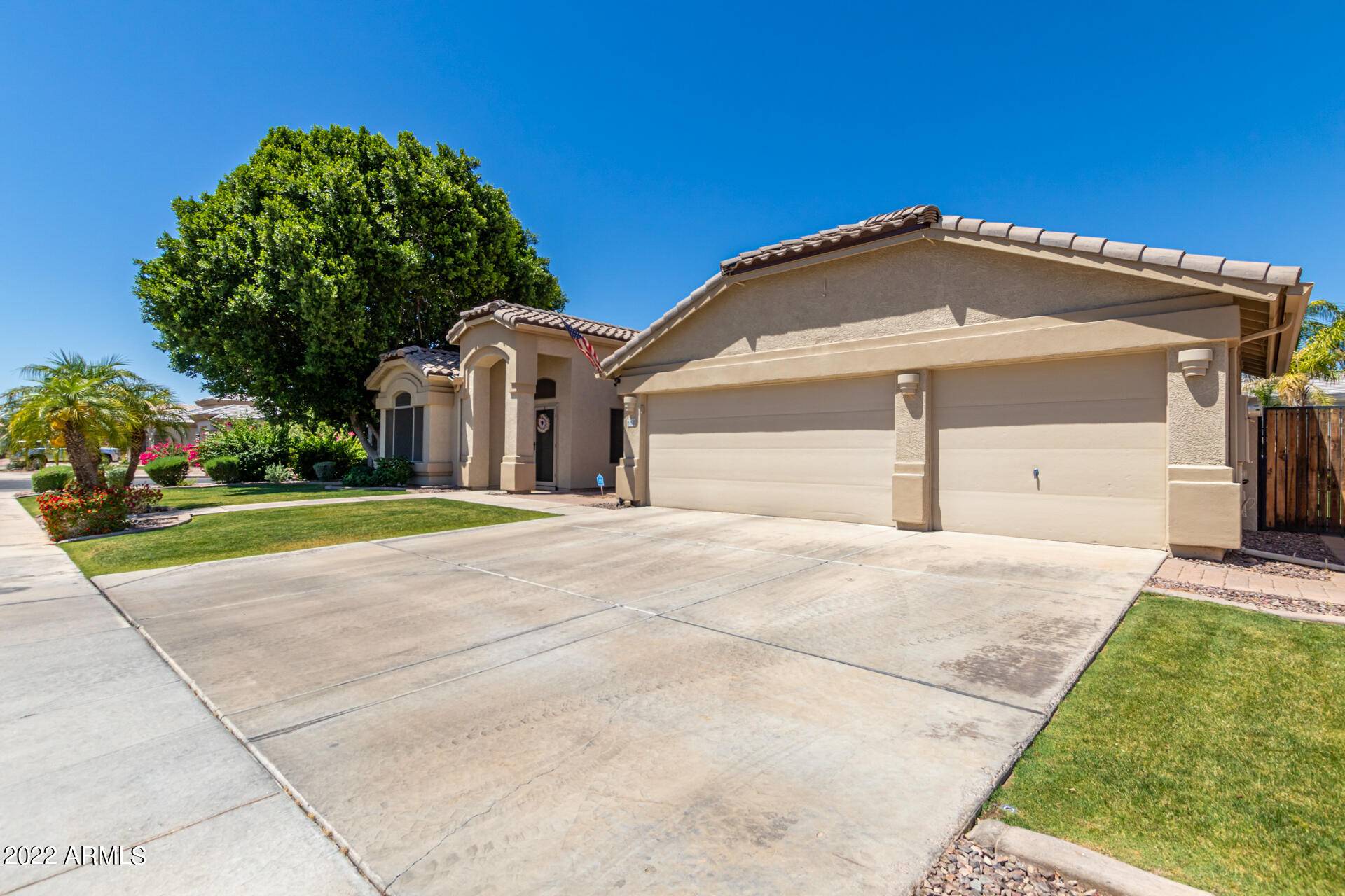 Gilbert, AZ 85233,668 W LEAH Avenue