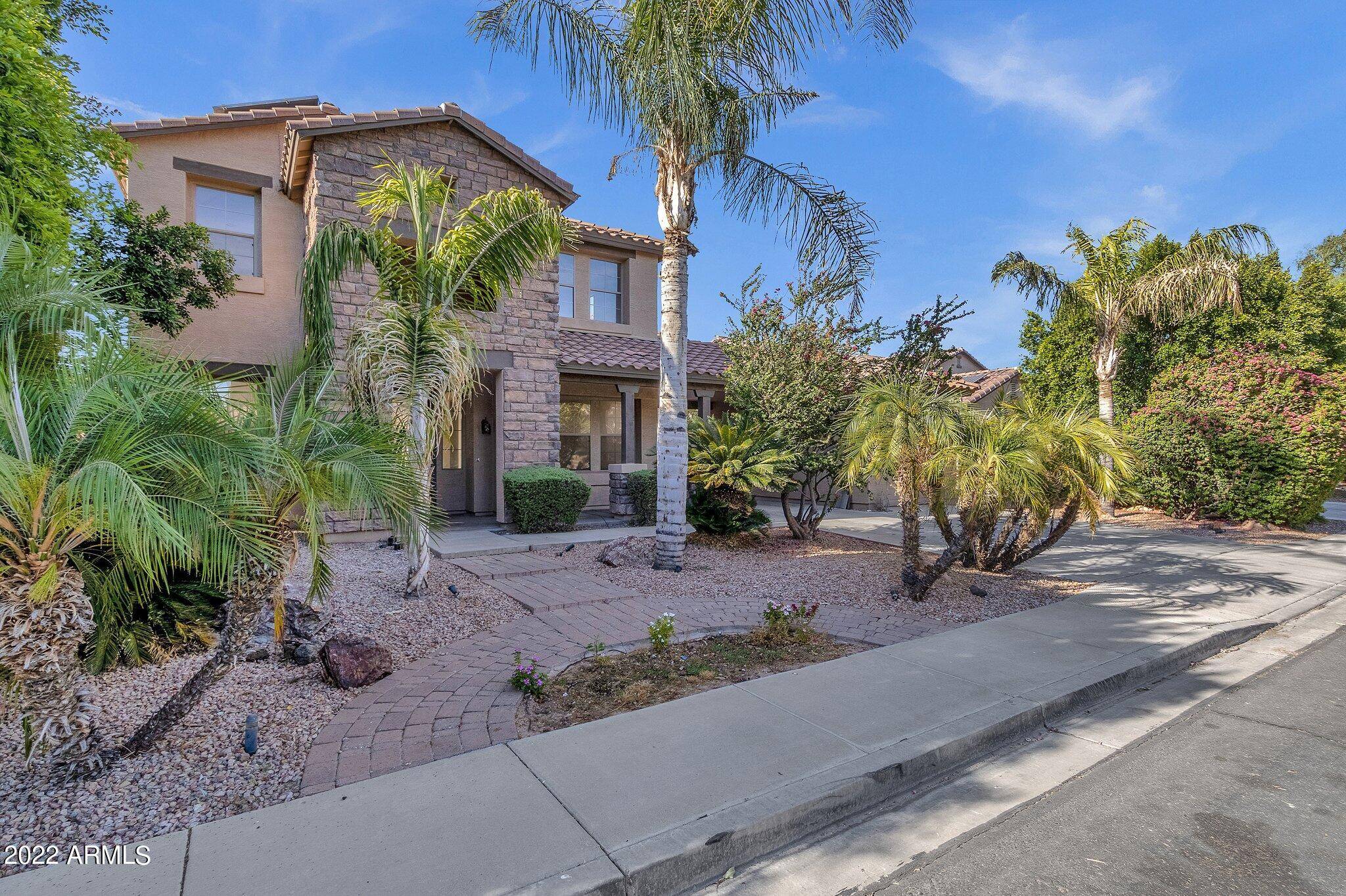 Chandler, AZ 85225,916 W GLENMERE Drive