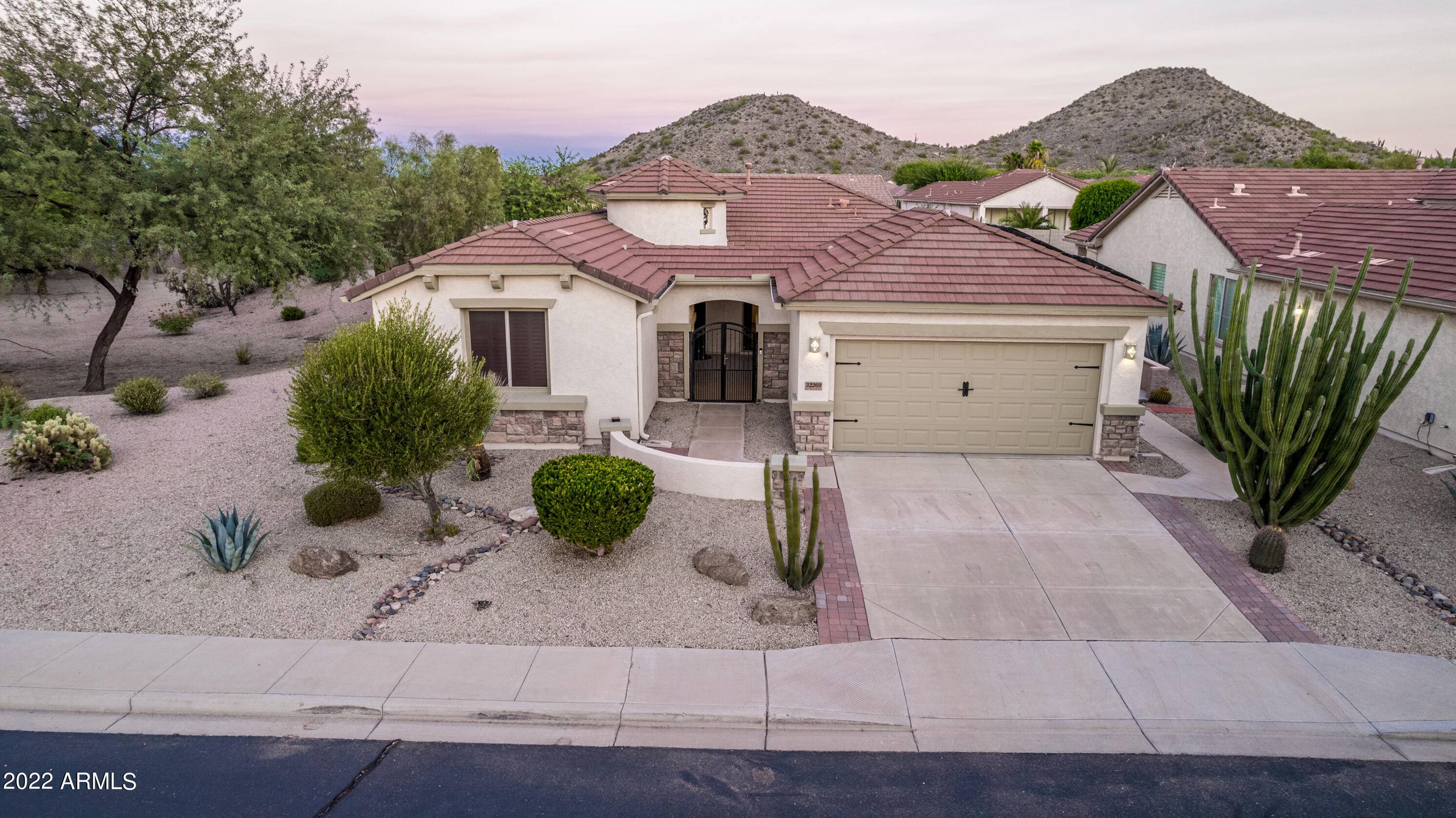 San Tan Valley, AZ 85143,32269 N LARKSPUR Drive