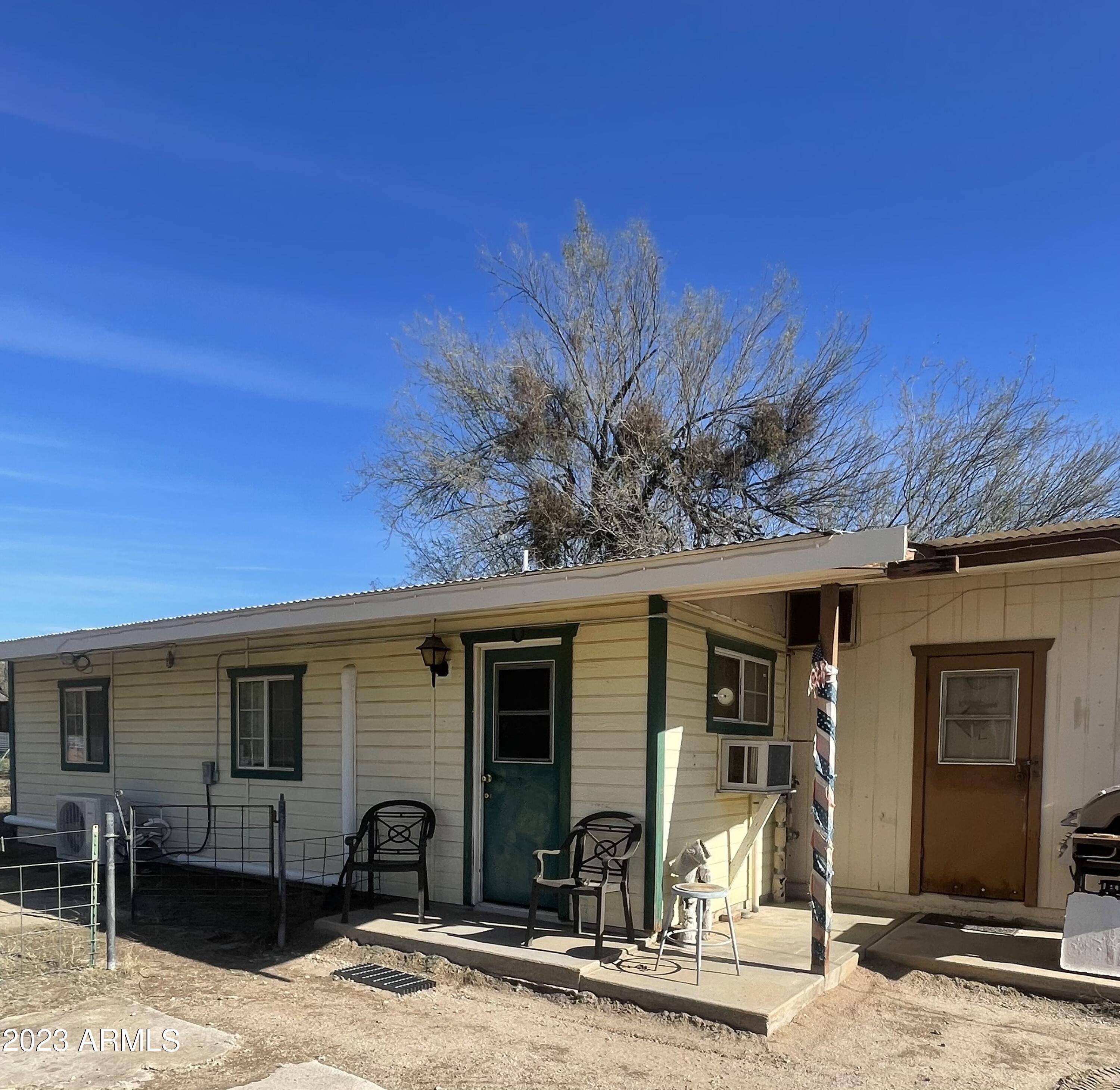 Wickenburg, AZ 85390,30102 US HIGHWAY 60 89 --