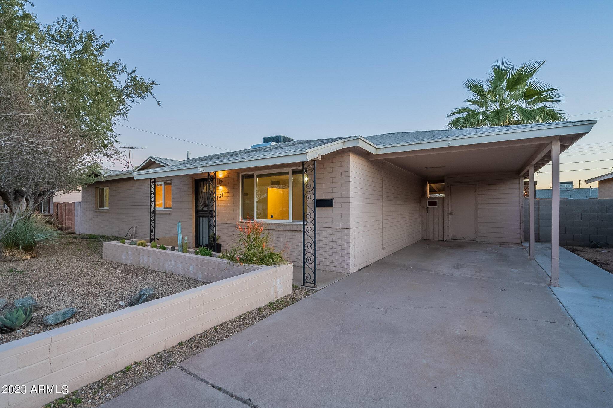 Tempe, AZ 85281,1327 W 10TH Street
