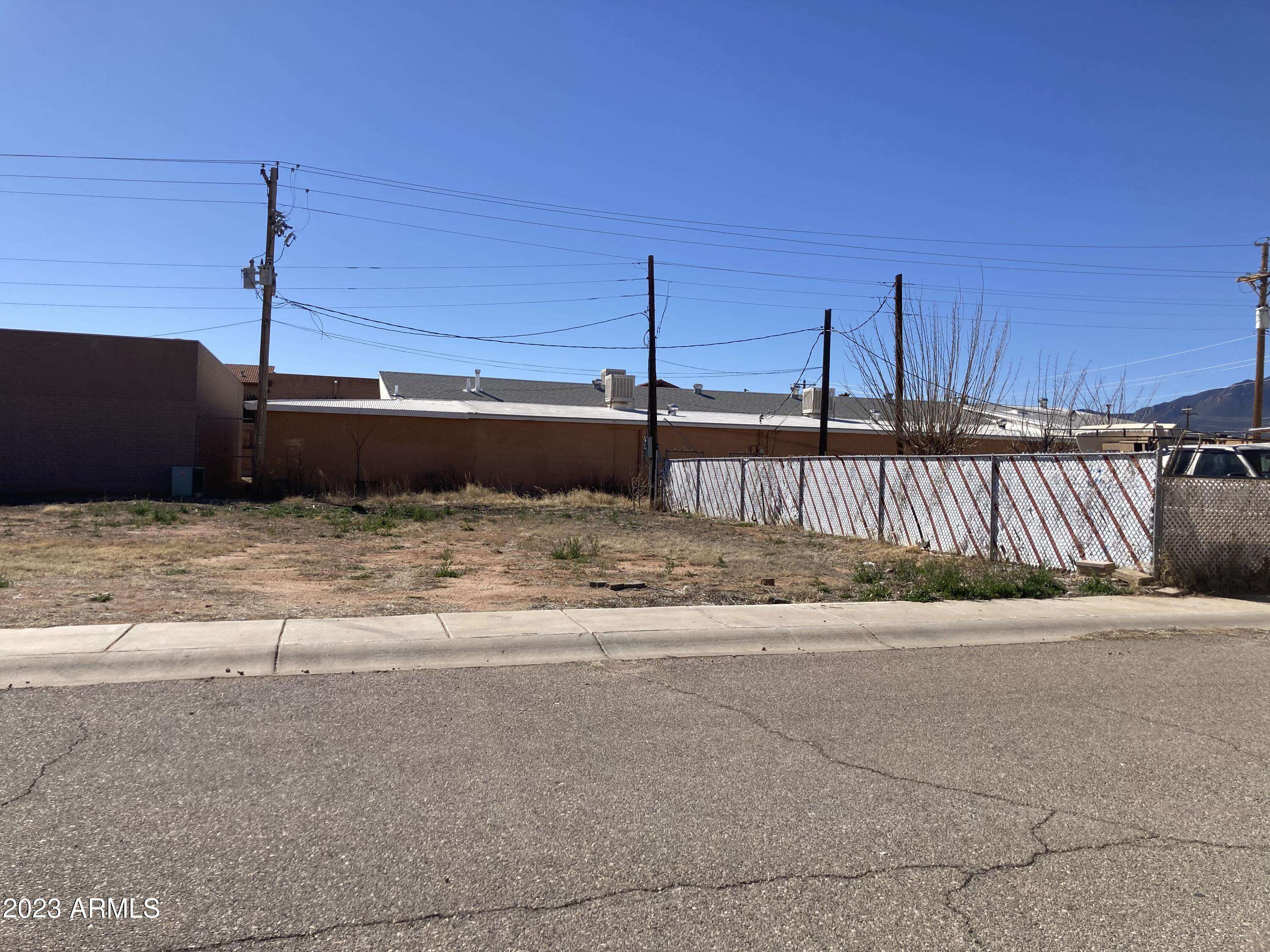 Sierra Vista, AZ 85635,364 MCABEE Street #-