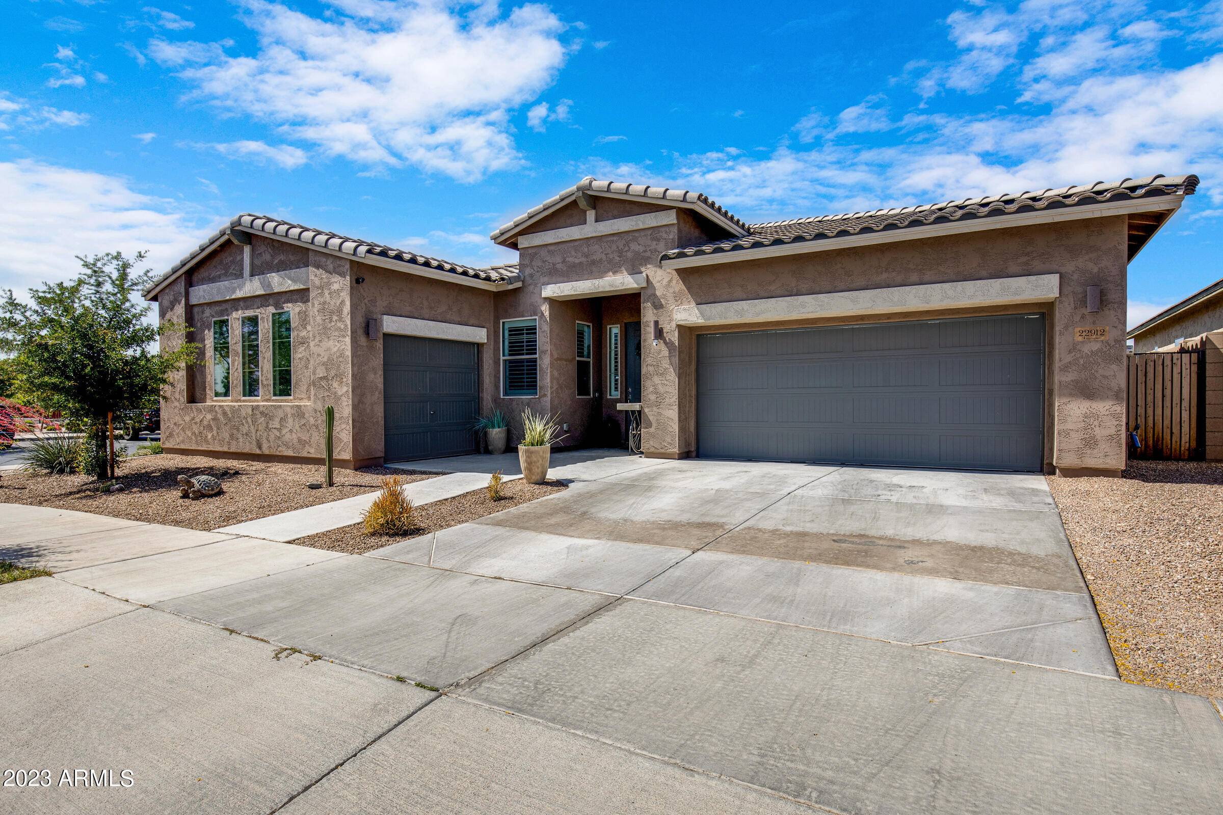 Queen Creek, AZ 85142,22912 E VIA DEL ORO --