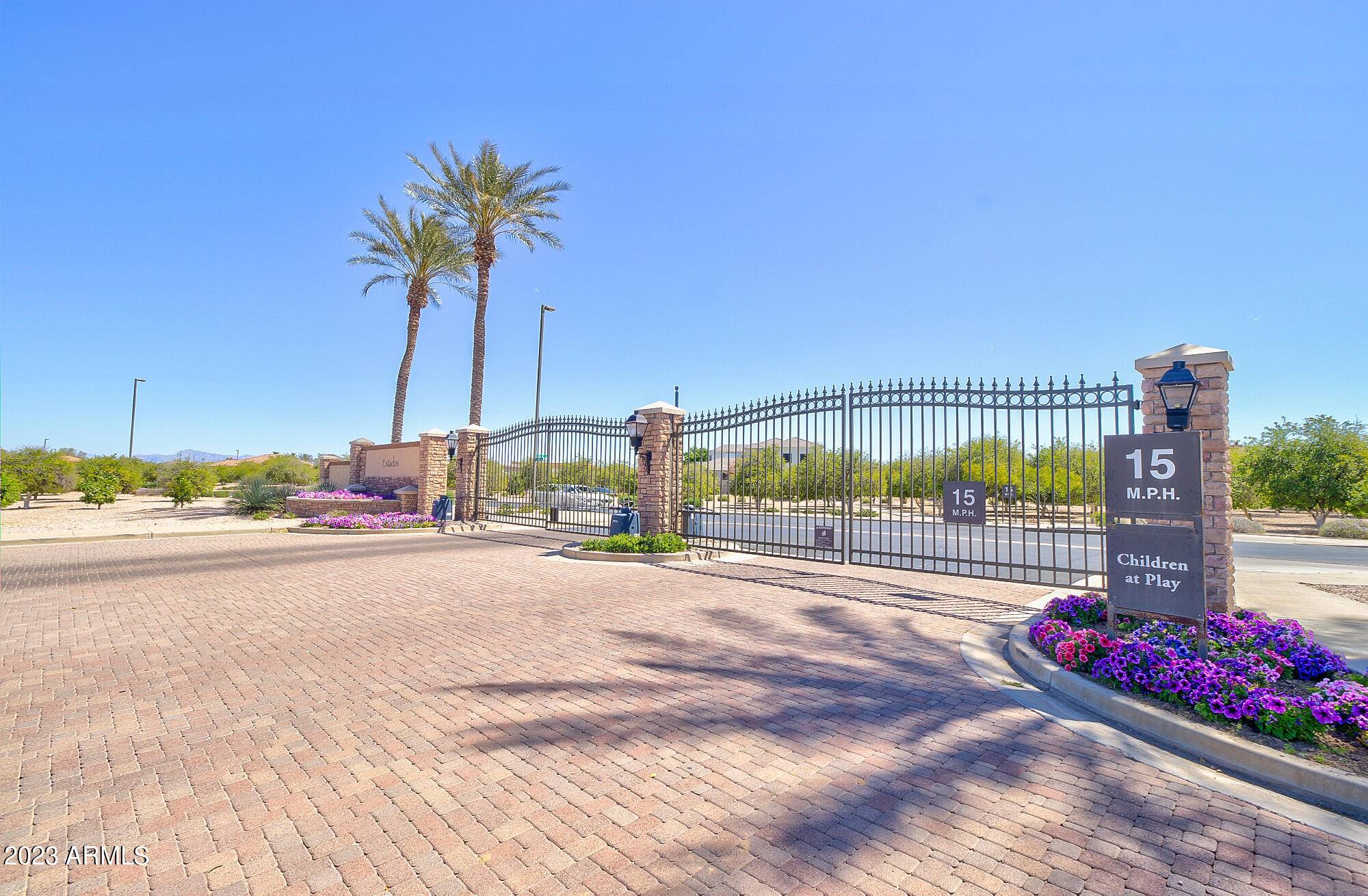 Gilbert, AZ 85298,4588 E MEADOWVIEW Drive #6