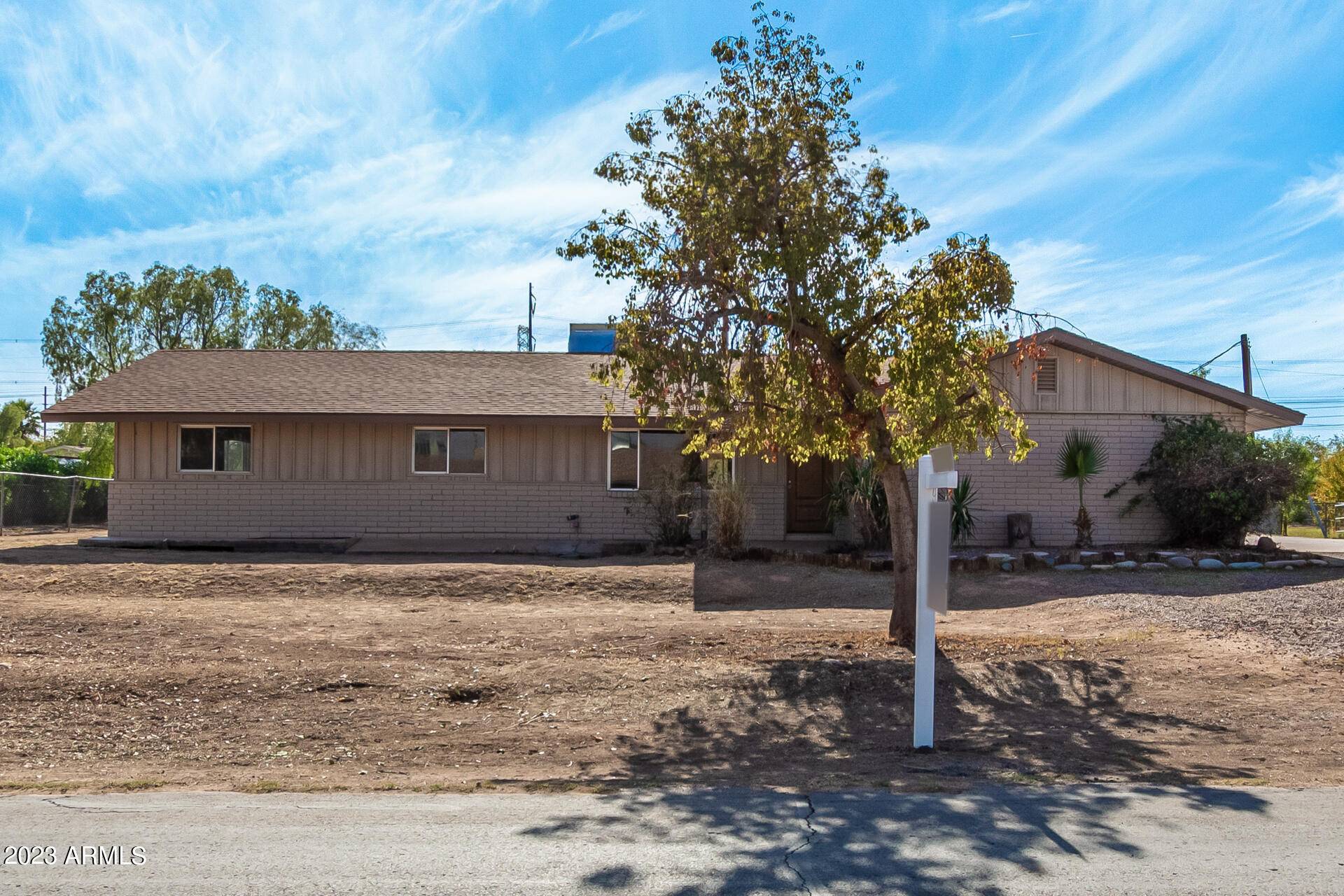 Chandler, AZ 85225,323 E REDFIELD Road