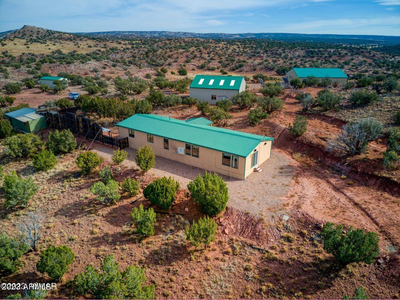 Concho, AZ 85924,27 County Road N8477 --