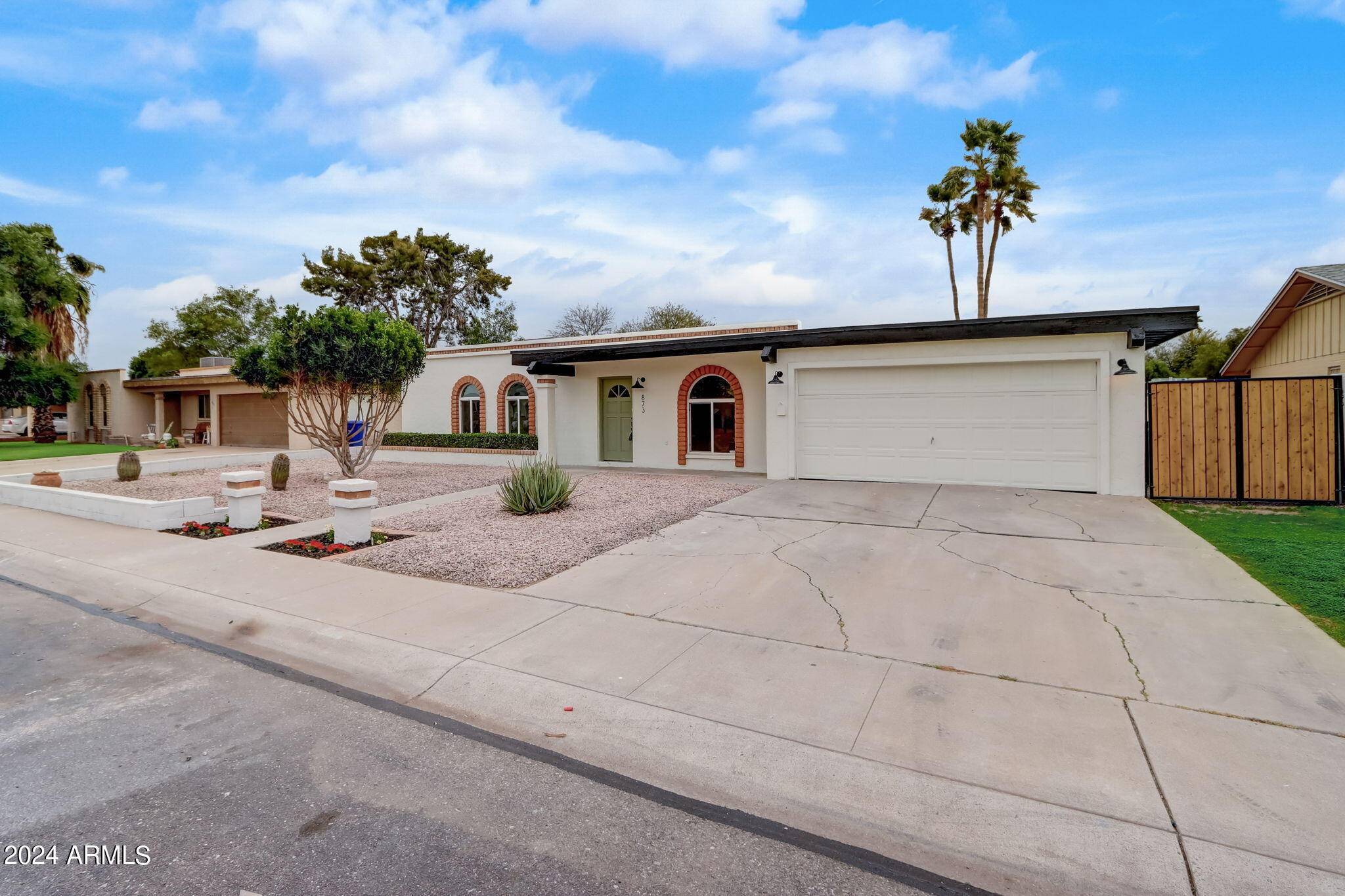 Chandler, AZ 85225,873 W SHANNON Street