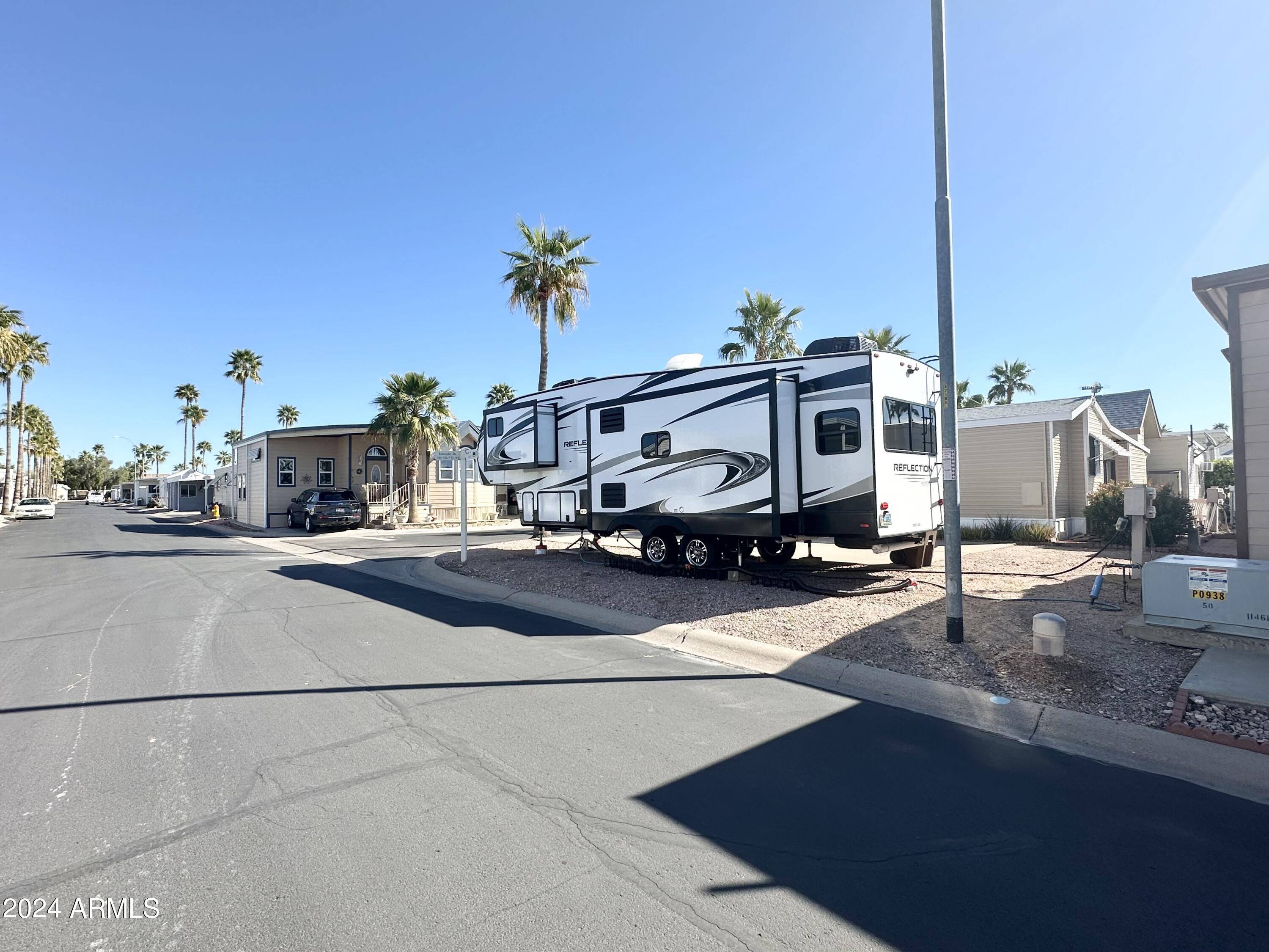 Apache Junction, AZ 85119,748 S EMERALD Drive #748