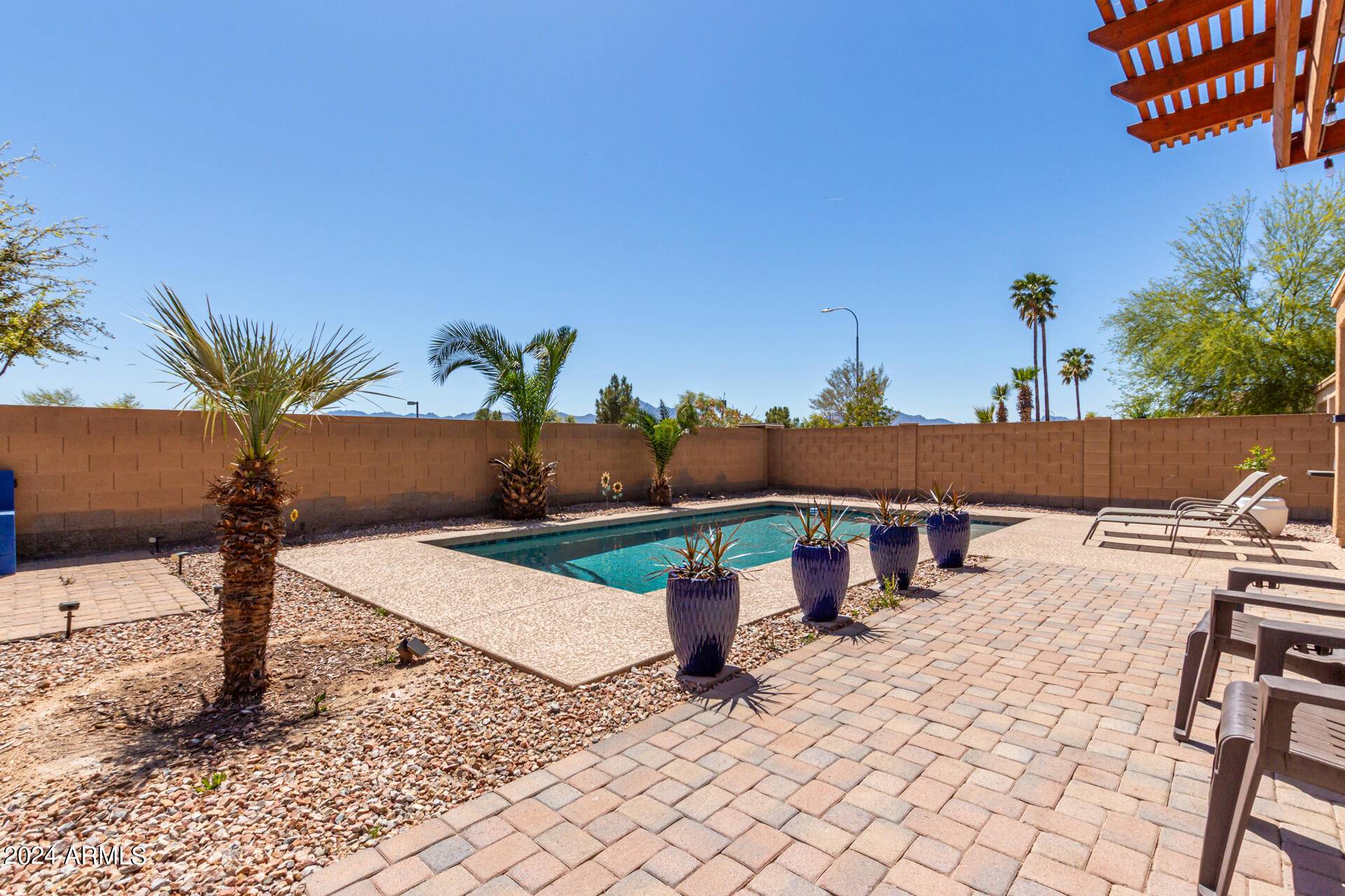 Laveen, AZ 85339,7215 W ST CHARLES Avenue