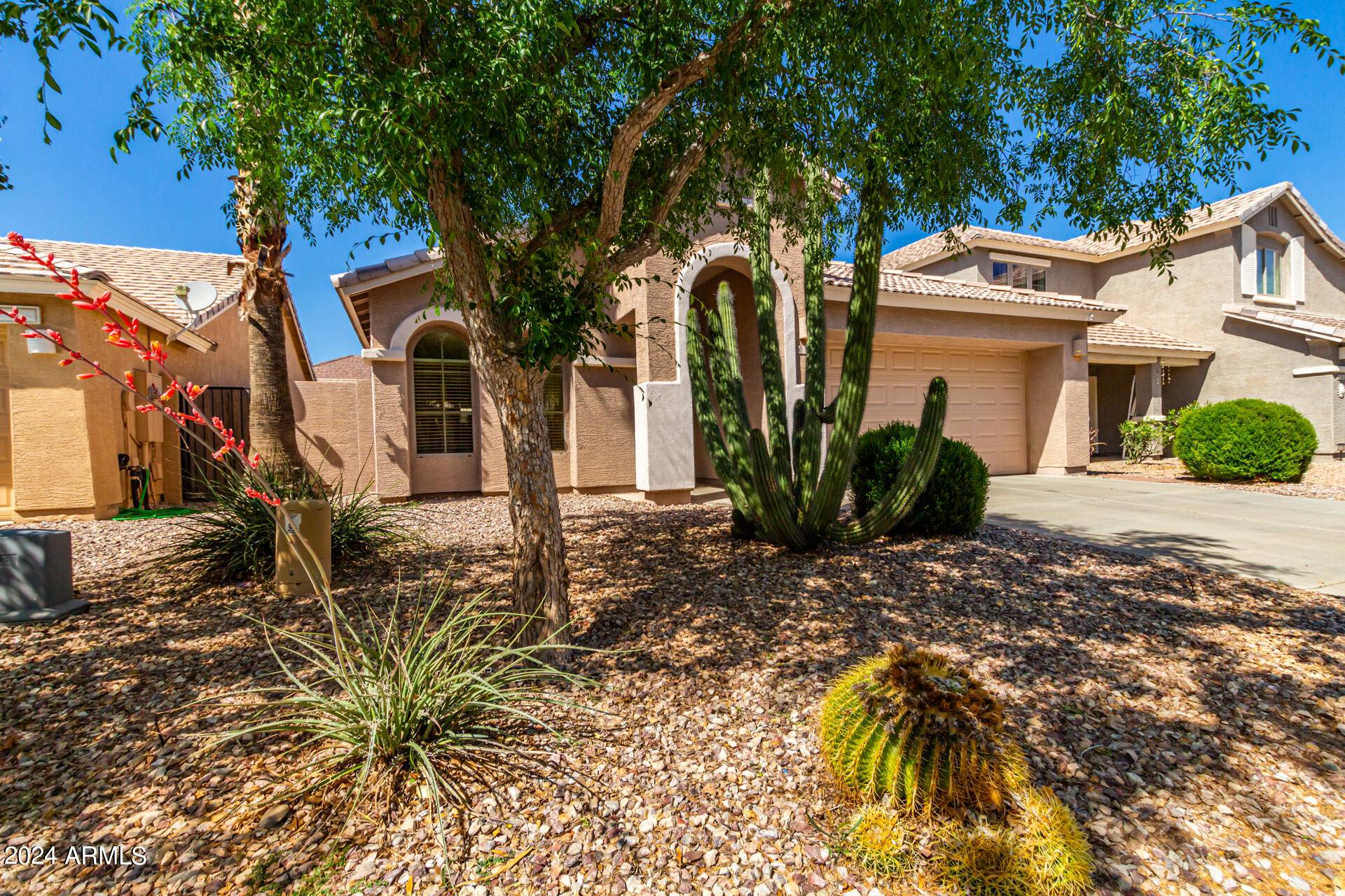 San Tan Valley, AZ 85143,136 W YELLOW BEE Drive