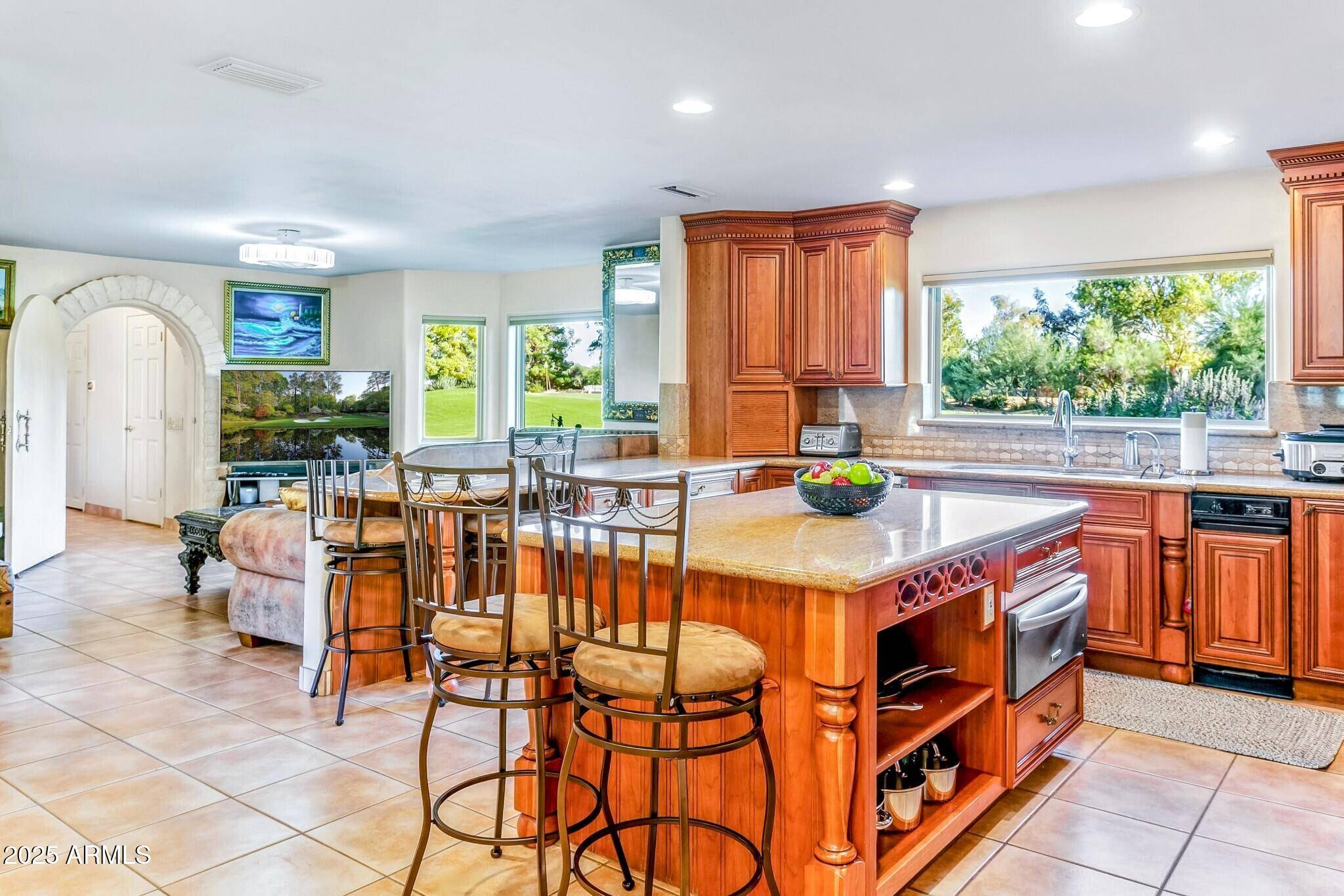 Paradise Valley, AZ 85253,7155 E OAKMONT Drive