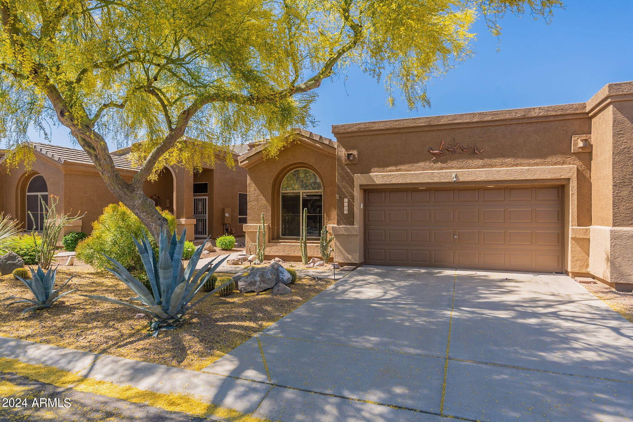 Gold Canyon, AZ 85118,7103 E CANYON WREN Drive