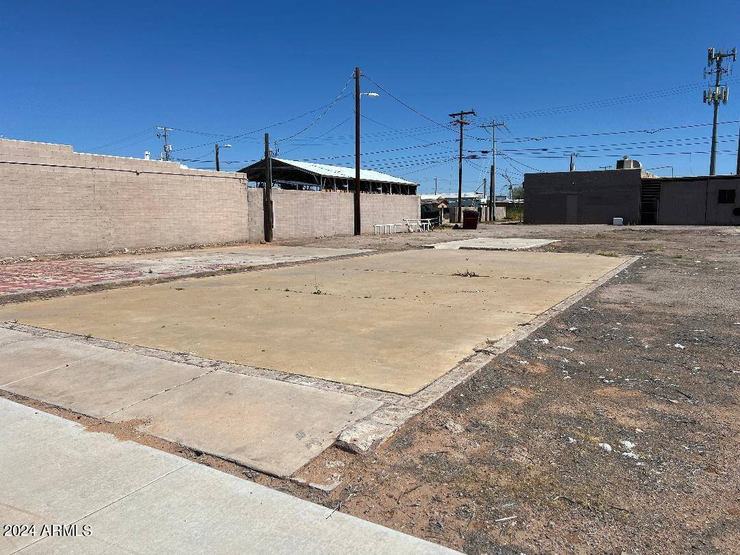 Coolidge, AZ 85128,255 S MAIN Street #-