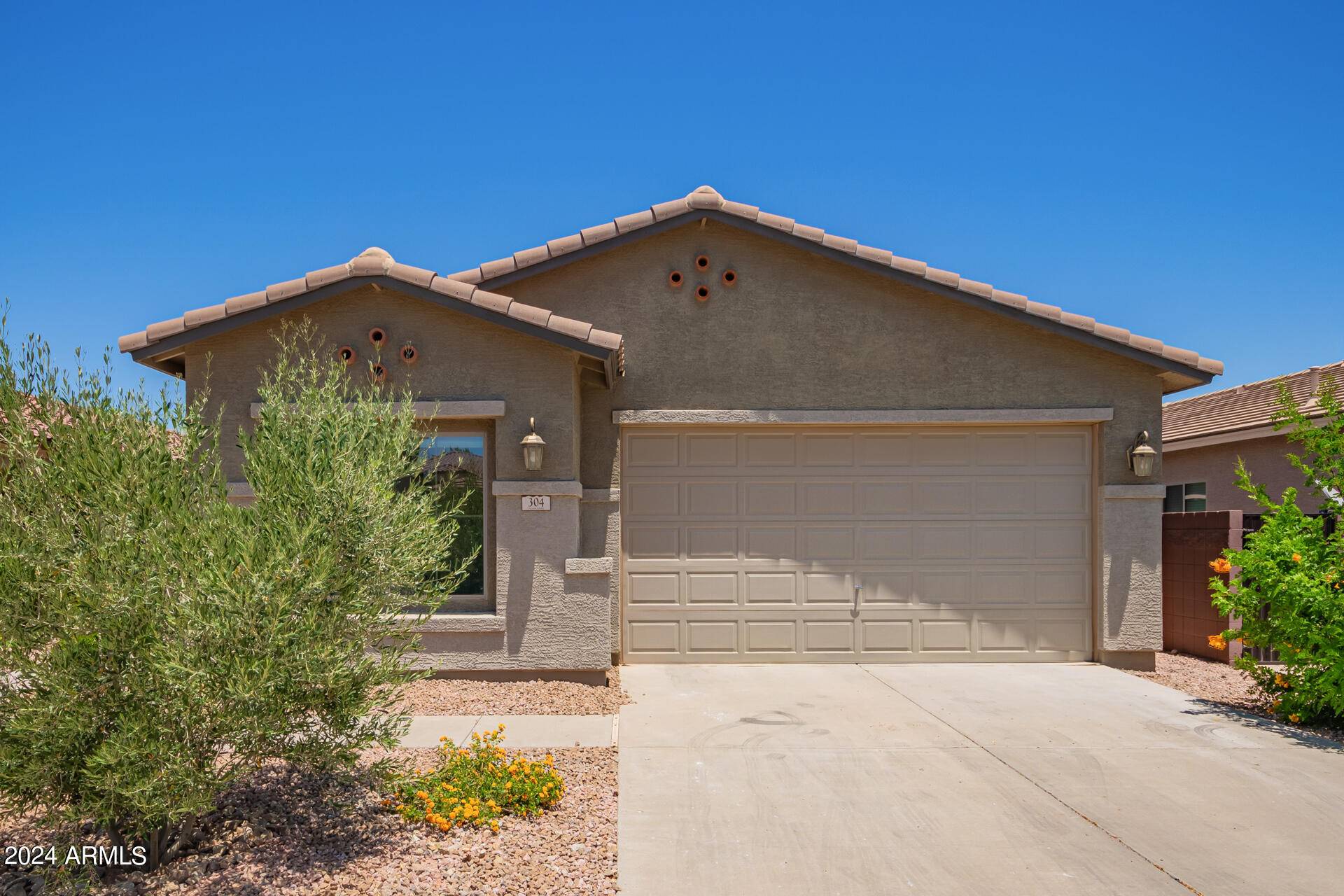 San Tan Valley, AZ 85140,304 W DRAGON TREE Avenue