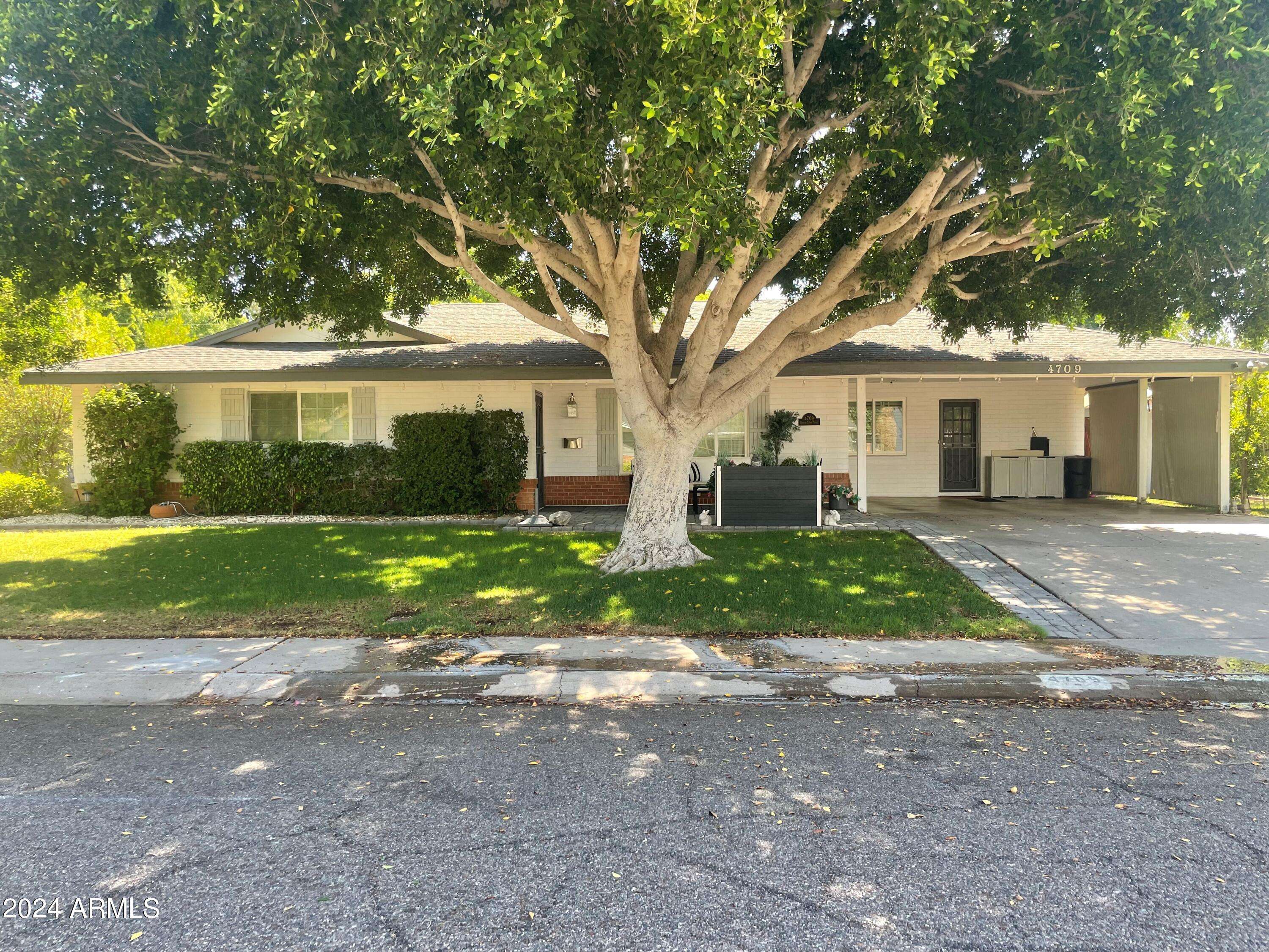 Phoenix, AZ 85018,4709 N 33RD Place