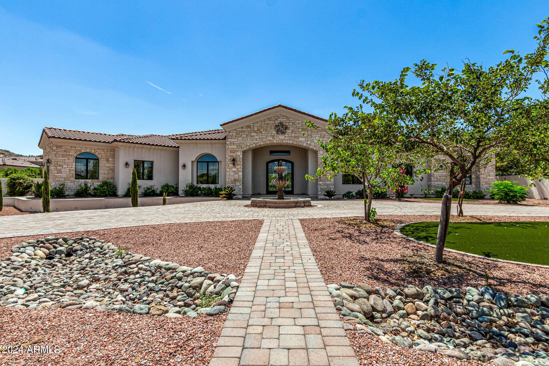 Paradise Valley, AZ 85253,7568 N Mockingbird Lane