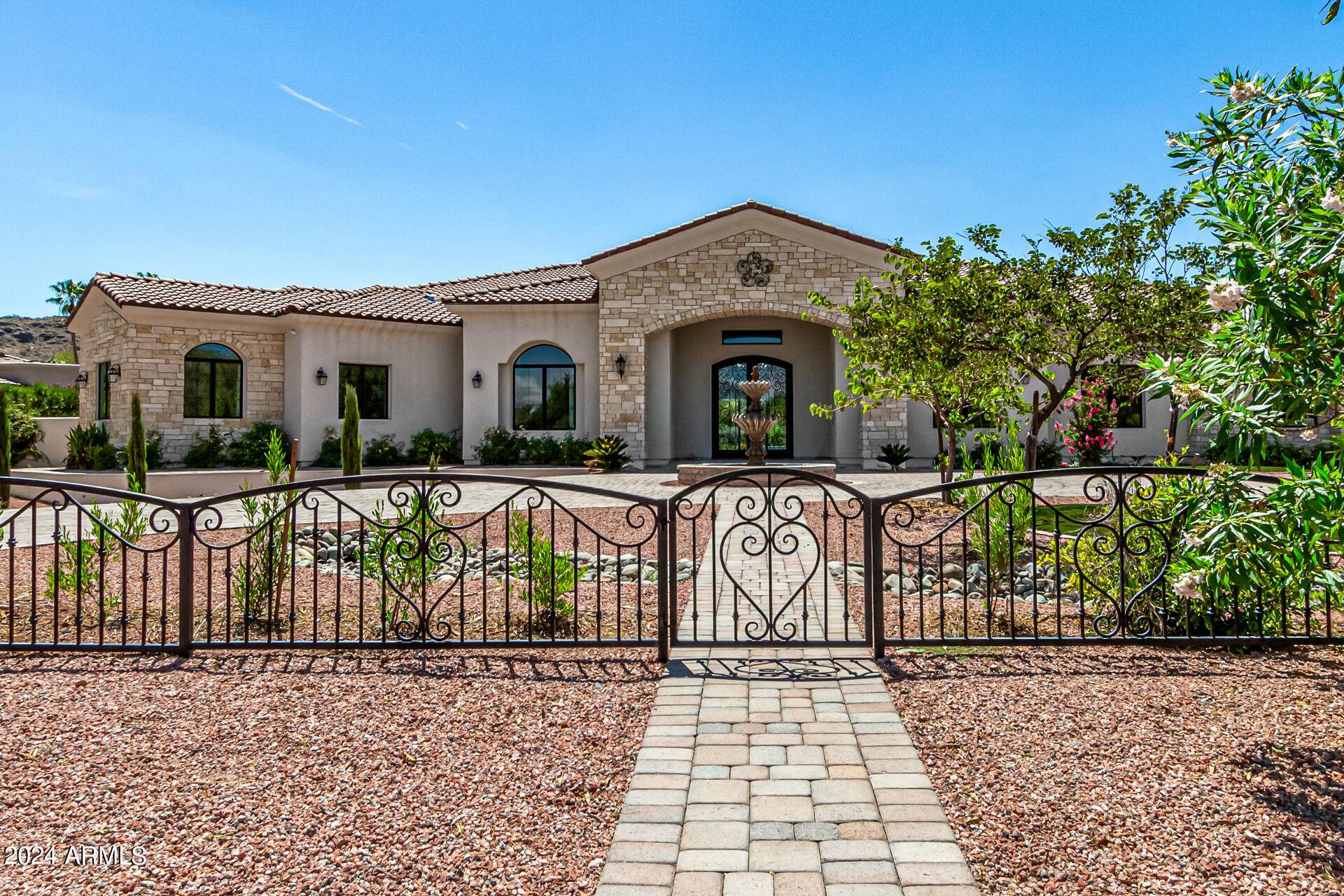 Paradise Valley, AZ 85253,7568 N Mockingbird Lane