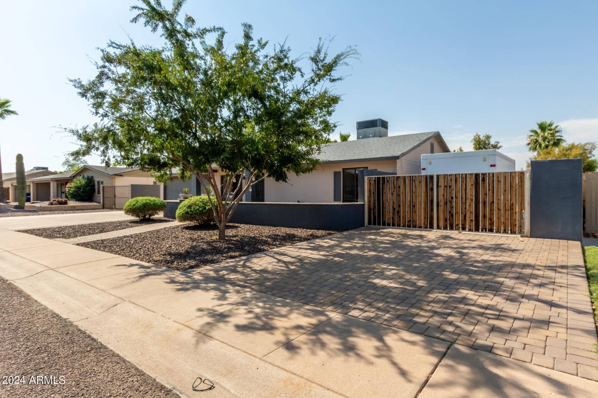 Phoenix, AZ 85028,3542 E CORTEZ Street