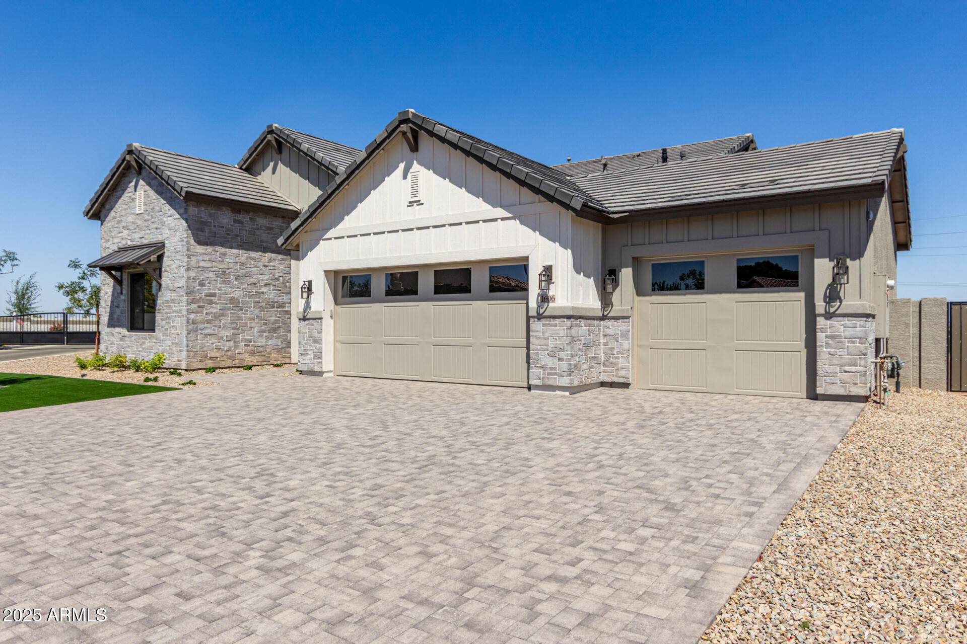 Mesa, AZ 85203,1606 E MINTON Street