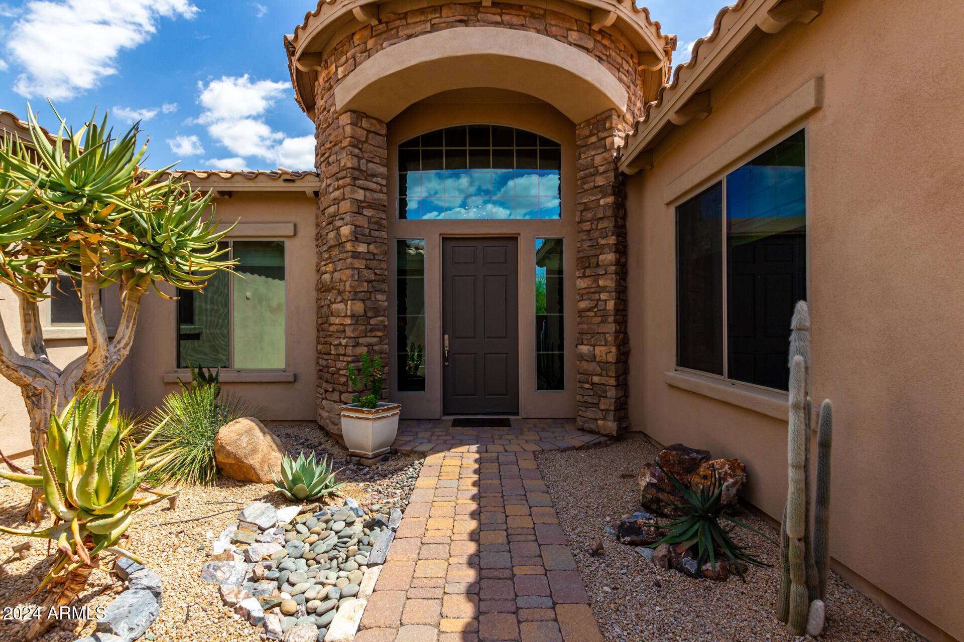 Carefree, AZ 85377,37143 N GREYTHORN Circle