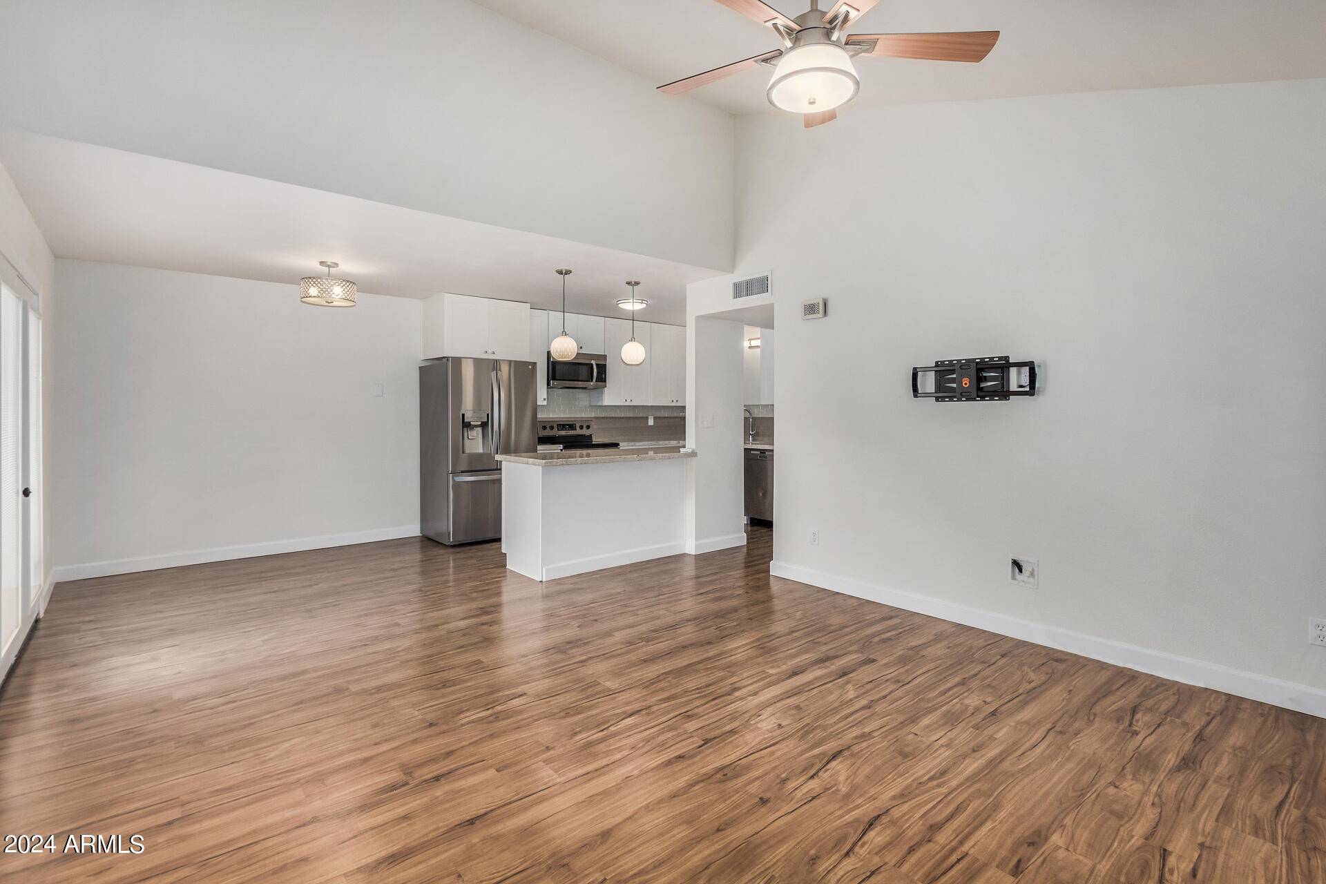 Mesa, AZ 85202,2221 W FARMDALE Avenue #4