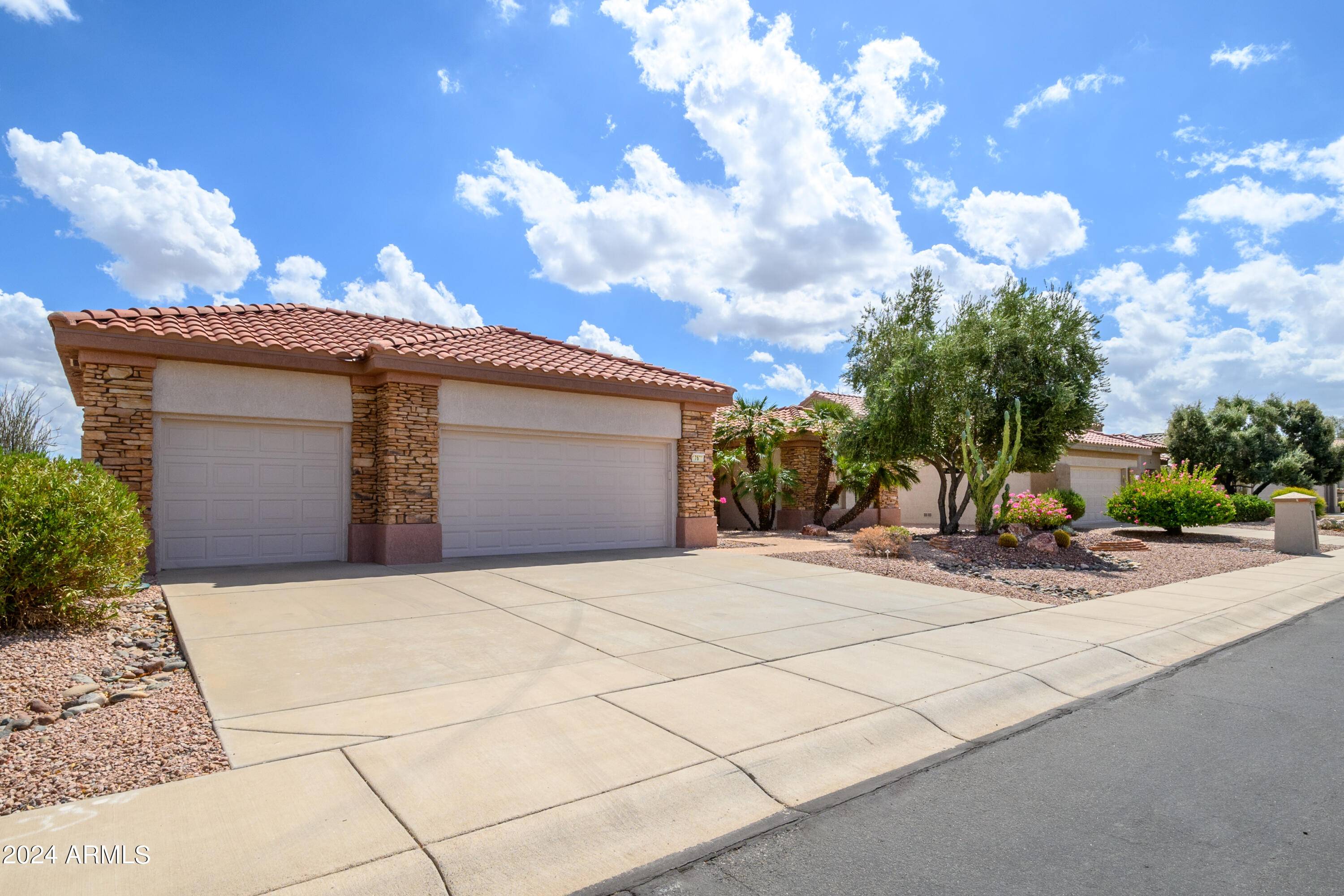 Surprise, AZ 85374,17621 N EAGLE CREST Drive