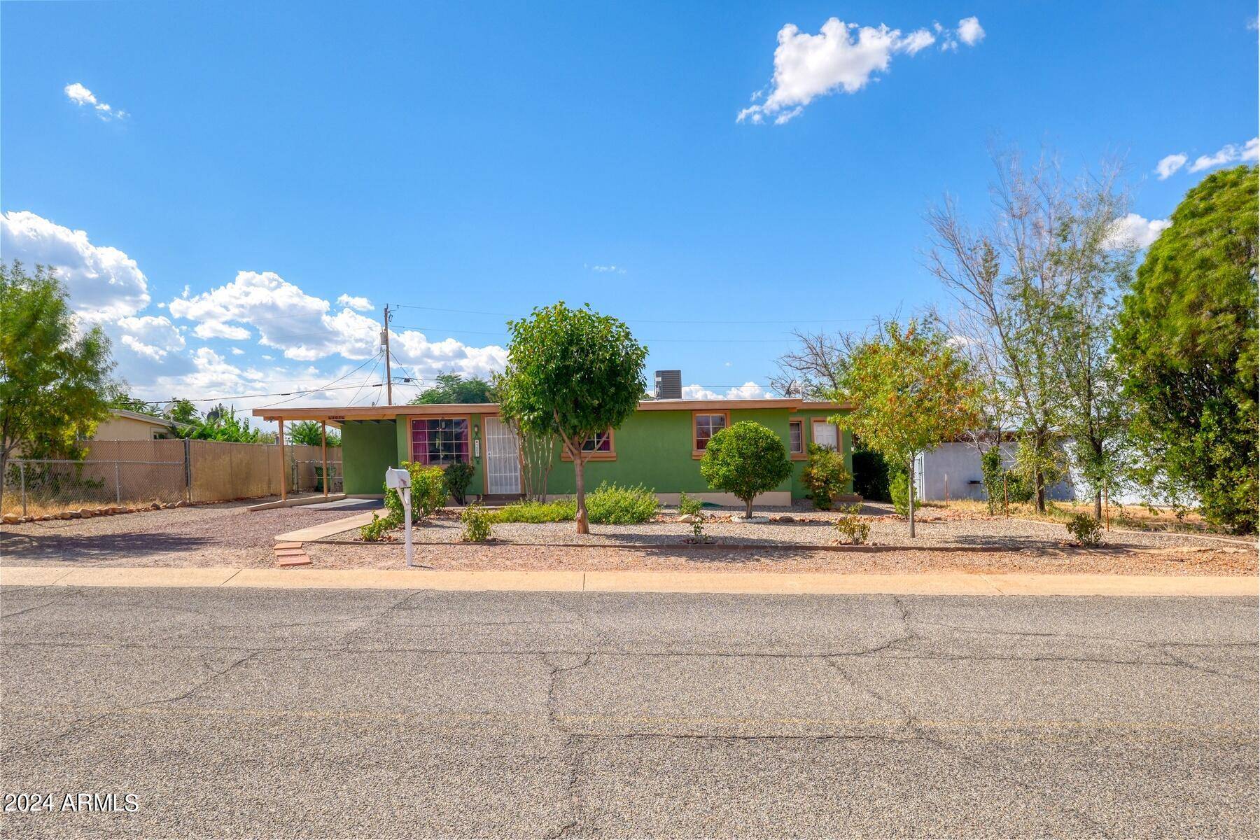 Huachuca City, AZ 85616,207 3RD Street