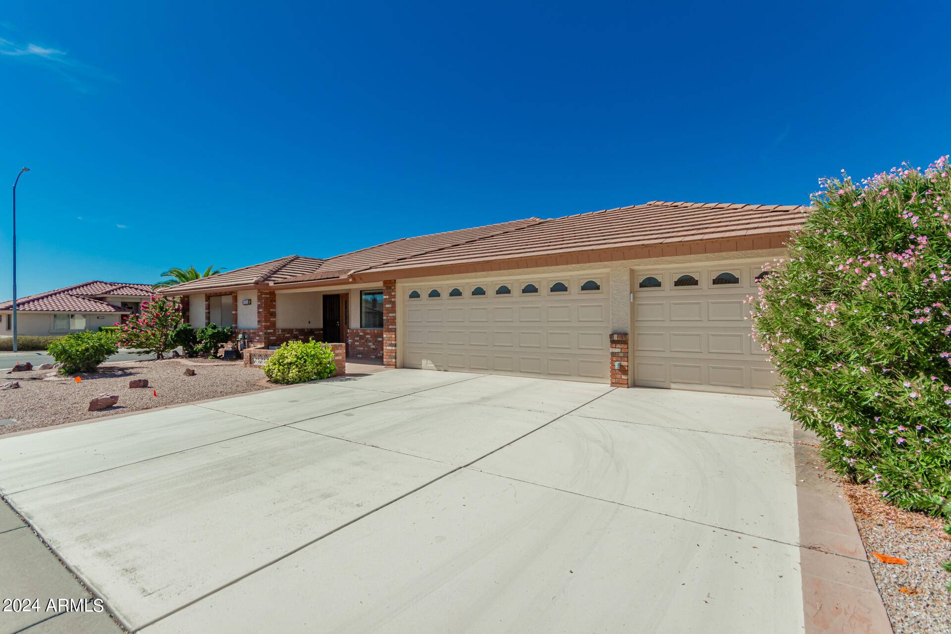 Mesa, AZ 85209,2154 S LINDENWOOD --