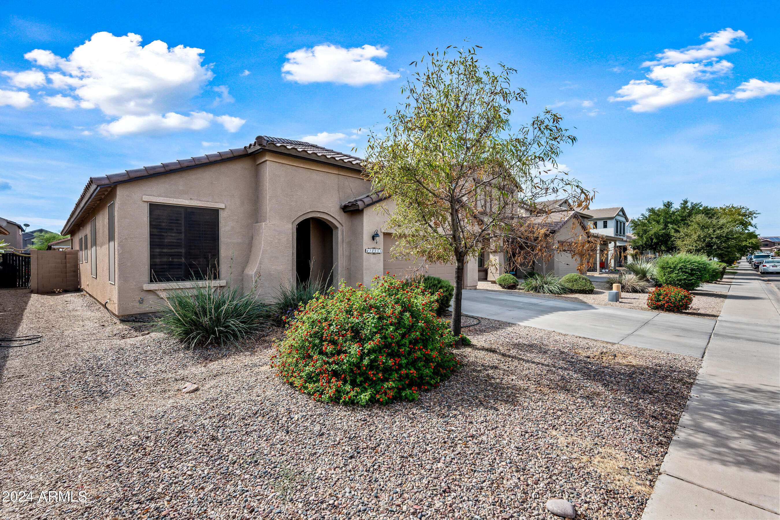 San Tan Valley, AZ 85143,1095 W DESERT VALLEY Drive