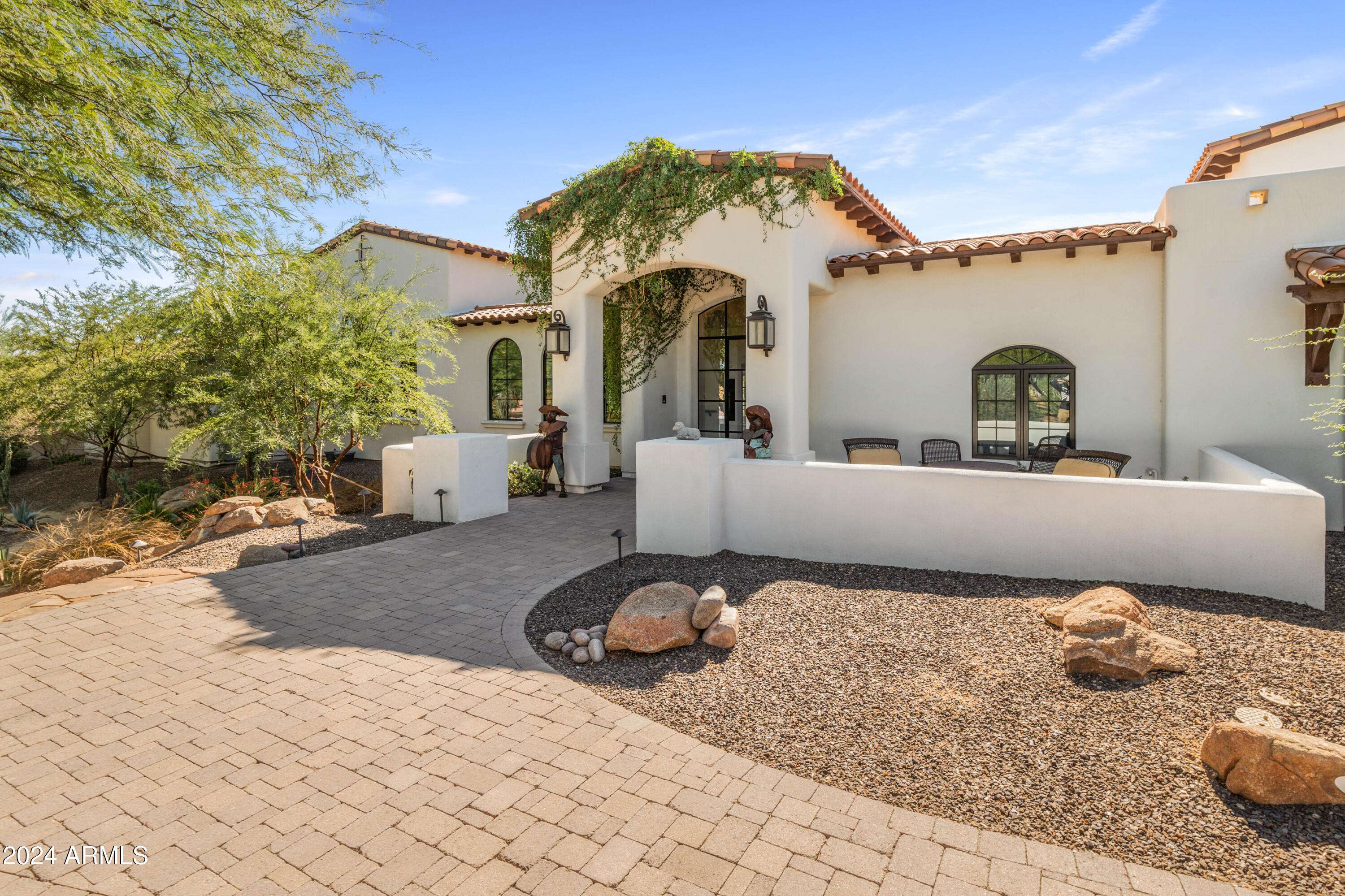 Paradise Valley, AZ 85253,6717 E SOLANO Drive