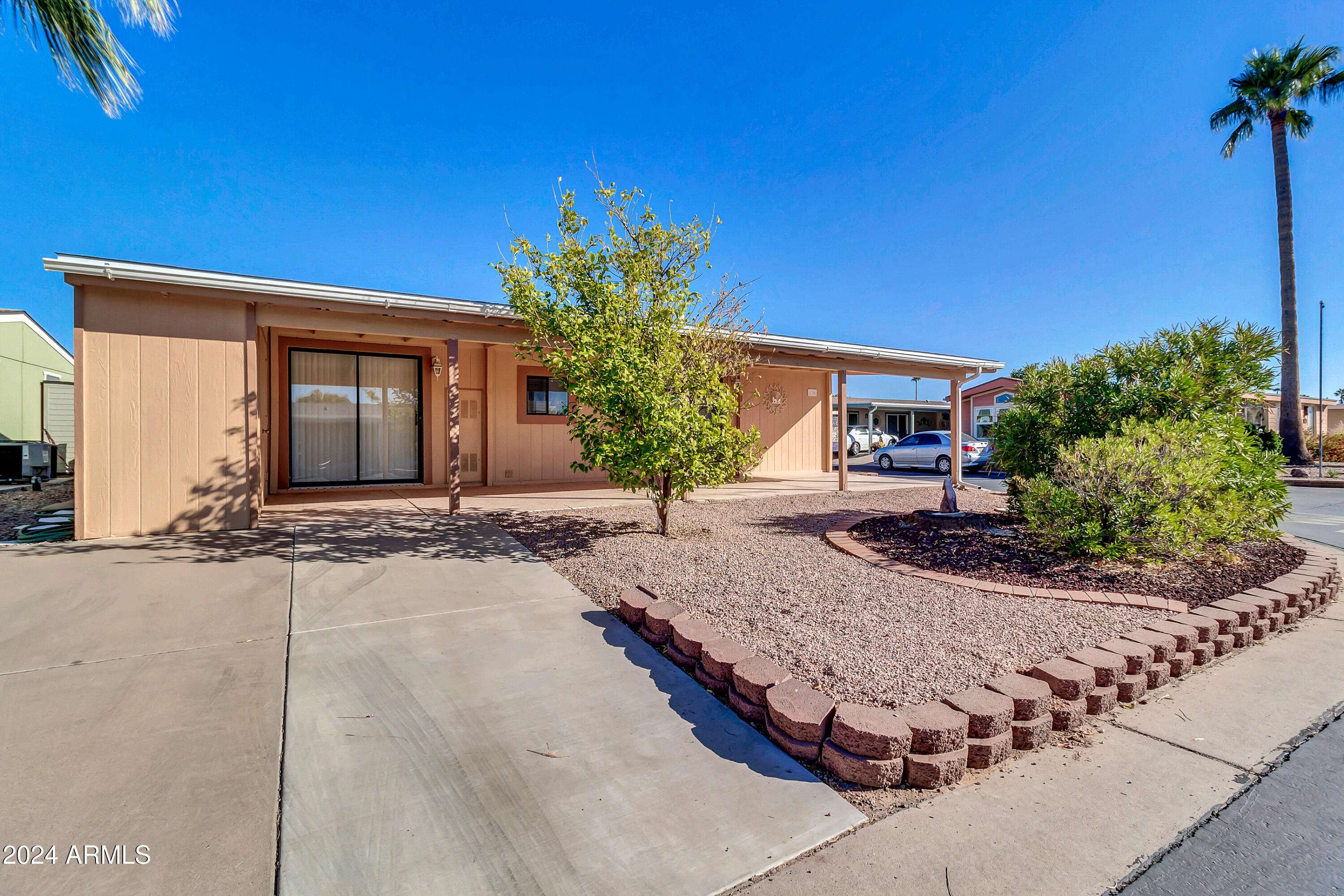 Mesa, AZ 85215,5735 E MCDOWELL Road #270