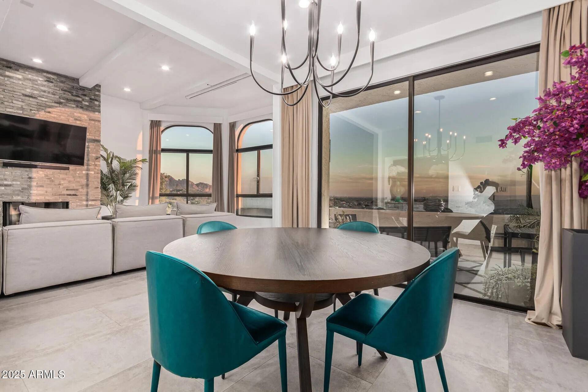 Phoenix, AZ 85018,3800 E LINCOLN Drive #23
