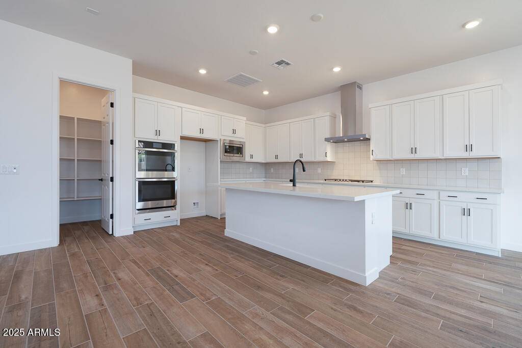 San Tan Valley, AZ 85143,3909 E GOLD MOUNTAIN Avenue