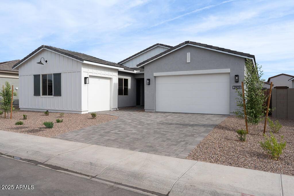 San Tan Valley, AZ 85143,3909 E GOLD MOUNTAIN Avenue
