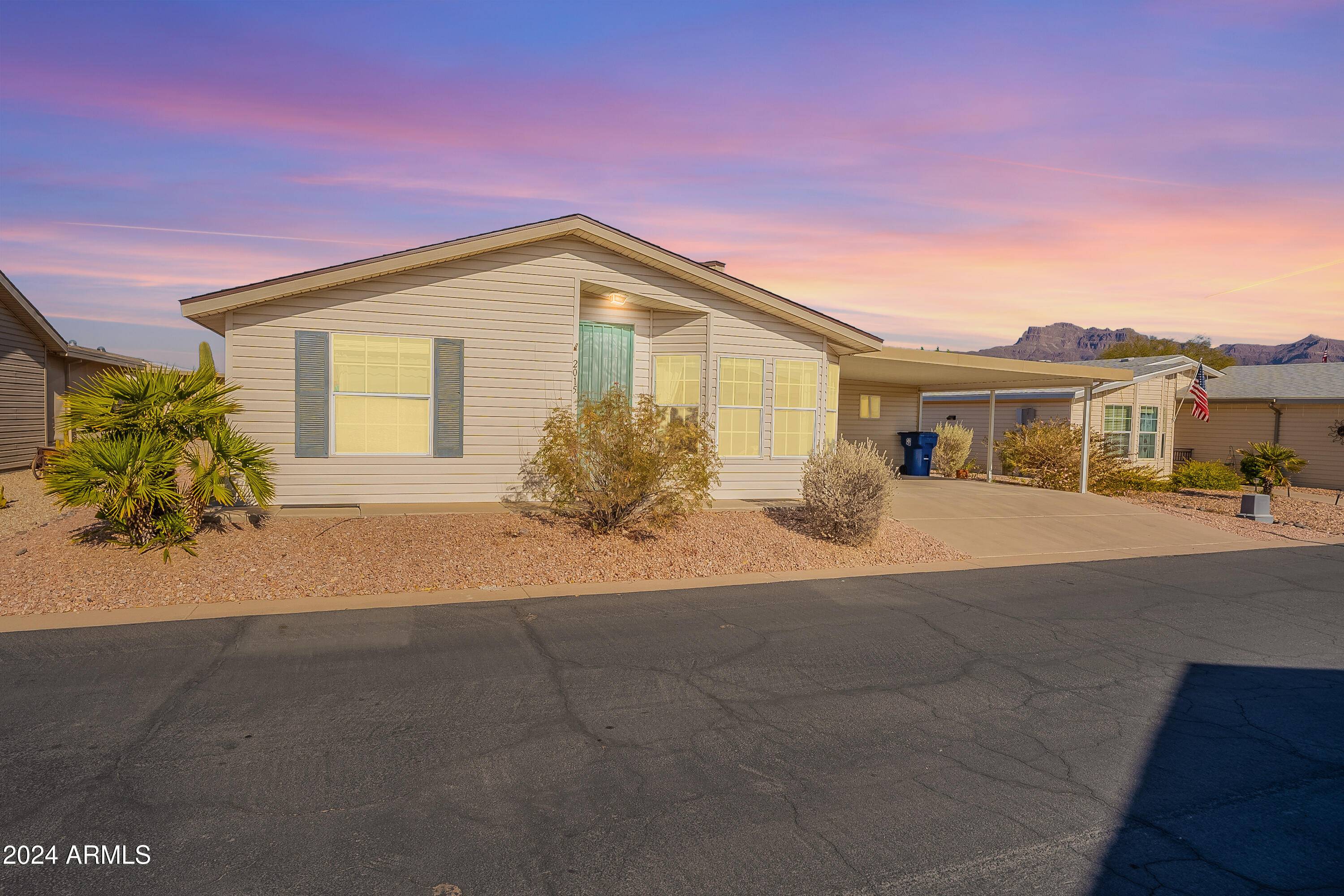 Apache Junction, AZ 85119,3301 S GOLDFIELD Road #2015