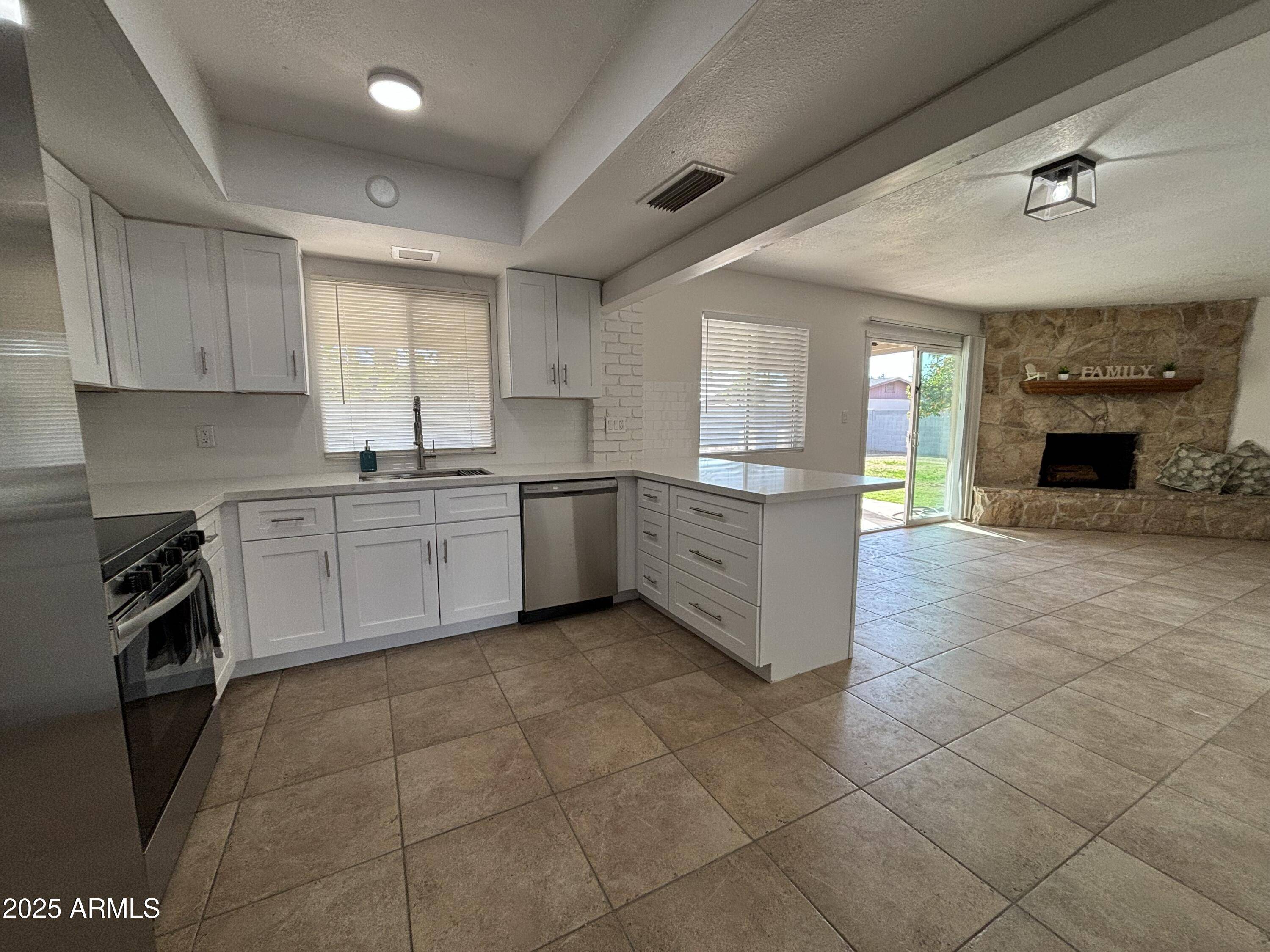 Glendale, AZ 85304,4643 W LAUREL Lane