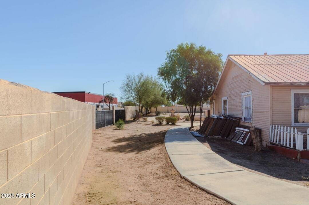 8625 W OLIVE Avenue Peoria, AZ 85345