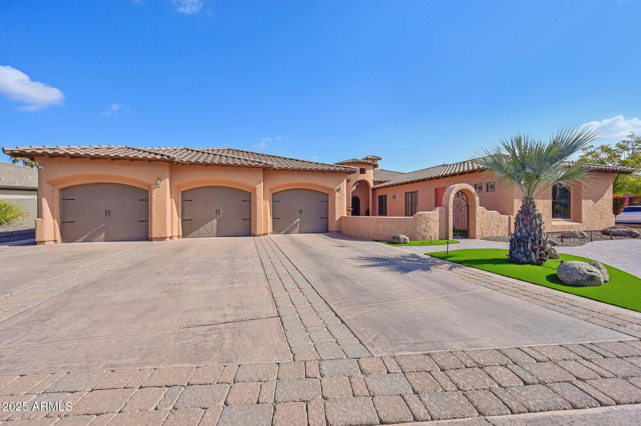 Litchfield Park, AZ 85340,351 N CLOVERFIELD Circle