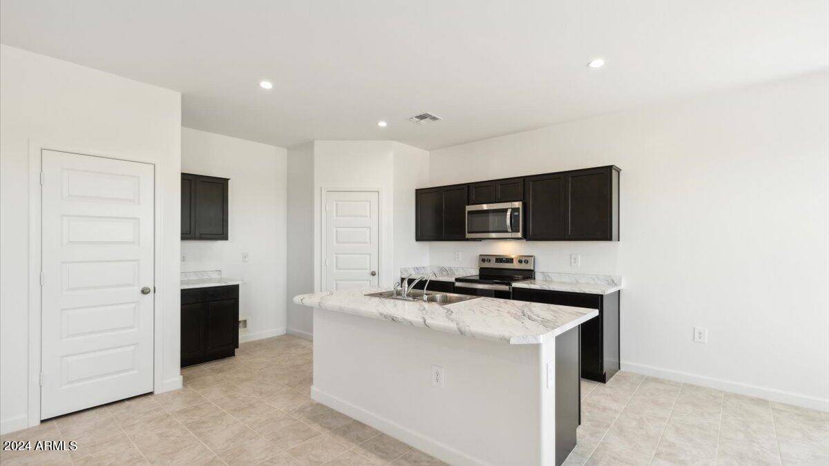 1707 W Sheridan Avenue Apache Junction, AZ 85117