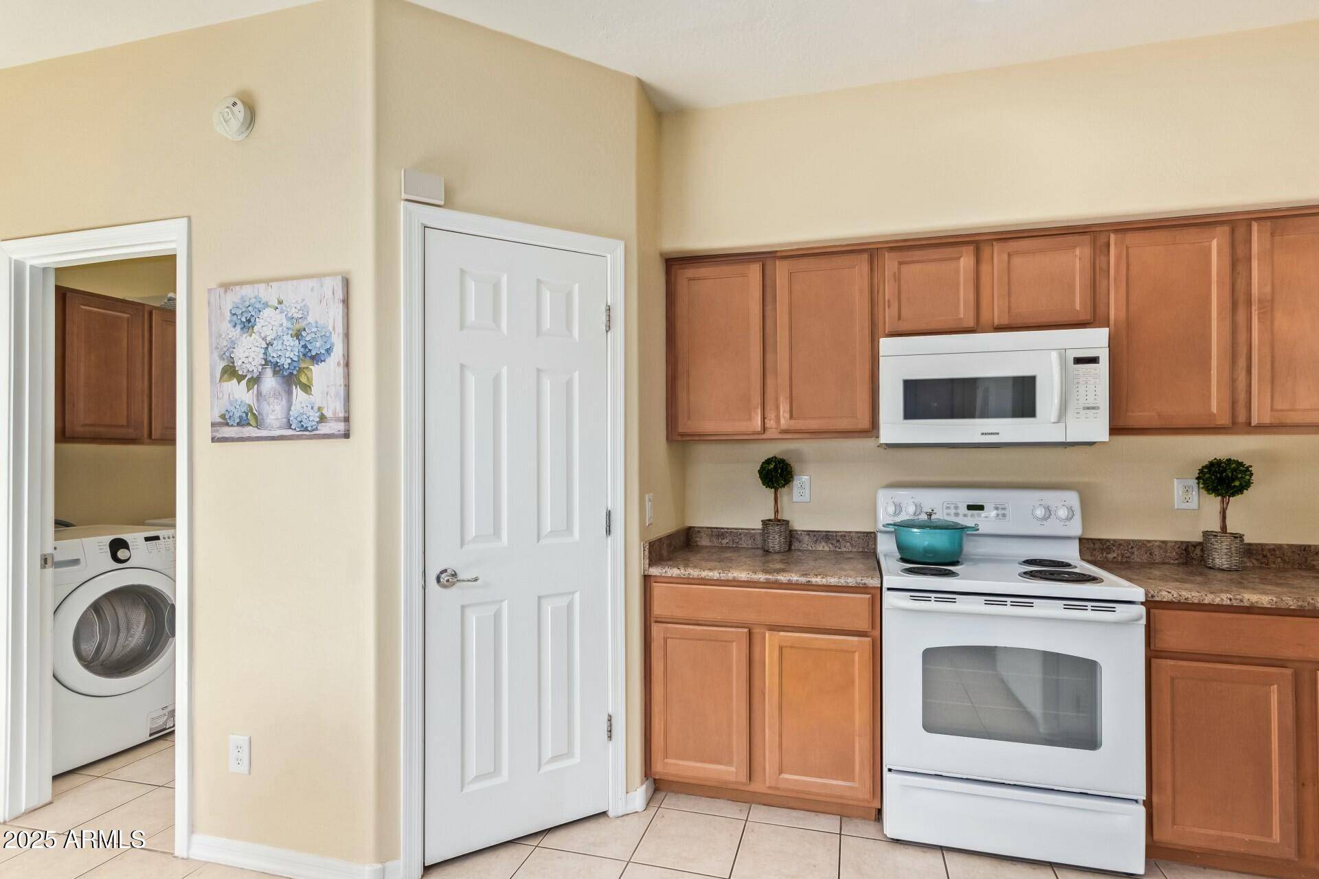 4337 W POWELL Drive Phoenix, AZ 85087