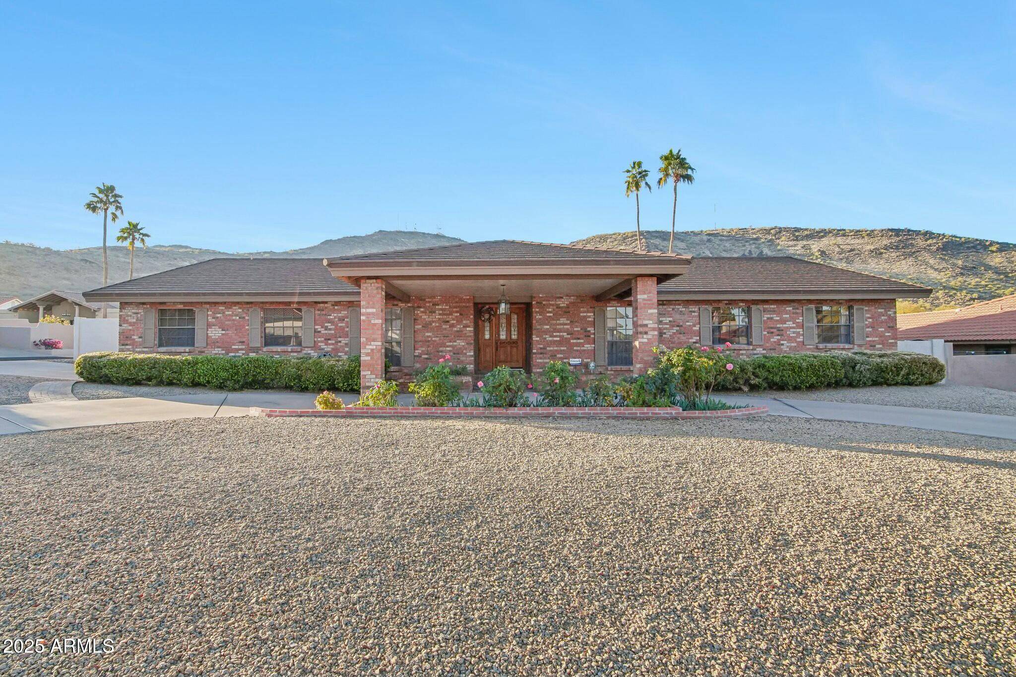 Phoenix, AZ 85029,1201 W DAHLIA Drive
