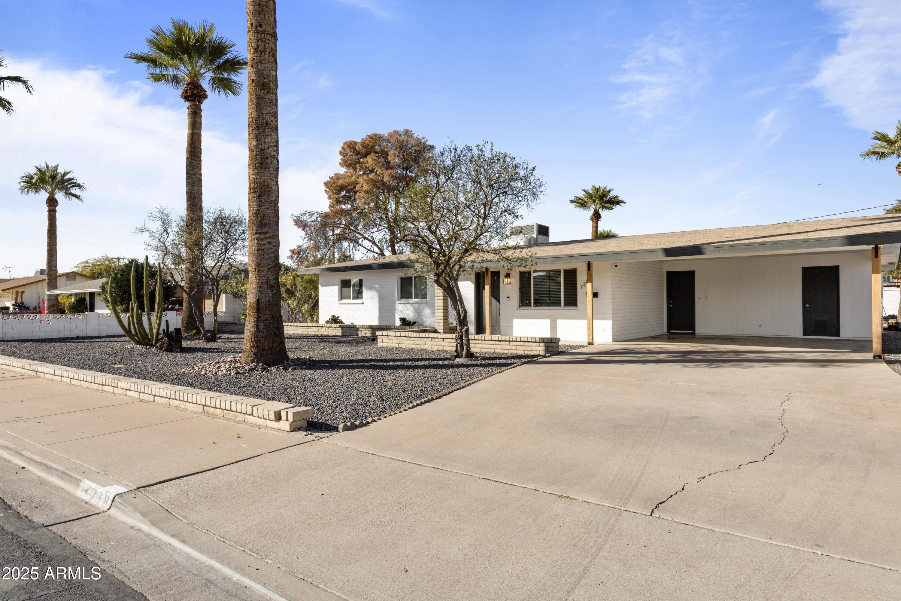 Mesa, AZ 85210,718 W VINE Avenue