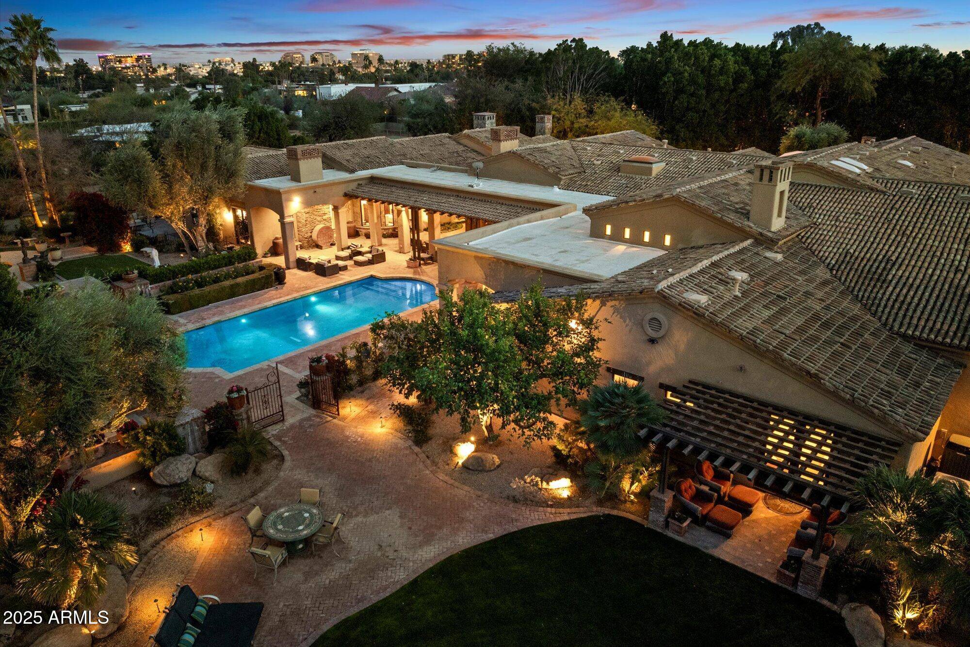 Paradise Valley, AZ 85253,6402 E CHAPARRAL Road